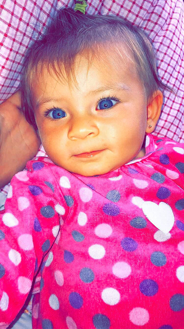 Vaiana participe au concours pour gagner de l'argent avec cette photo : baby_toddler_clothing, cheek, eye, eyelash, face, facial_expression, forehead, hair, head, iris, lip, mouth, neck, nose, organ, person, pink, purple, skin, sleeve