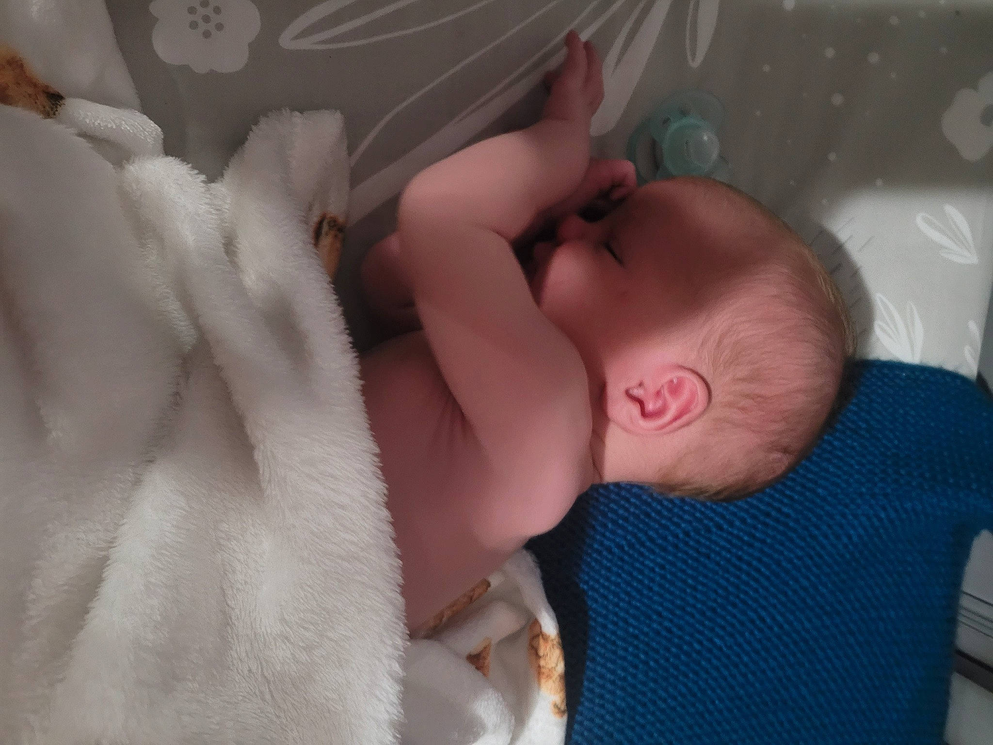 Dante is registered to the contest to win money with this photo: abdomen, baby, baby_products, baby_sleeping, baby_toddler_clothing, cheek, child, comfort, finger, gesture, head, linens, mouth, nose, person, room, skin, sleep, textile, thumb