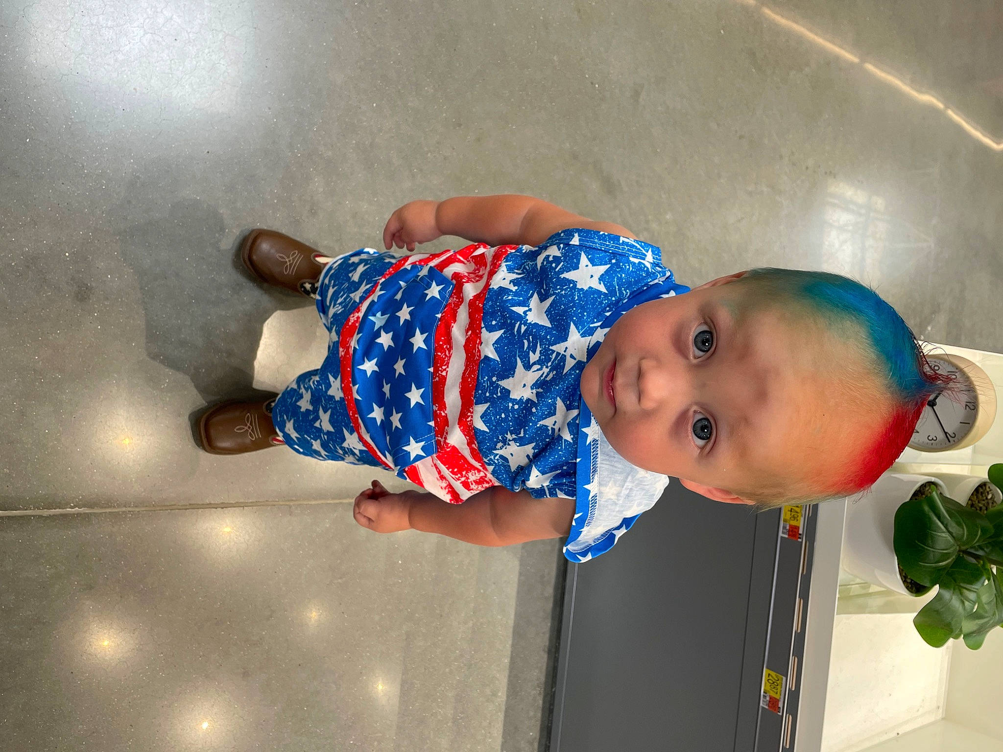 Mathias is registered to the contest to win money with this photo: baby, baby_products, baby_toddler_clothing, child, elbow, electric_blue, flooring, fun, happy, hat, houseplant, human_leg, leisure, pattern, person, plant, sleeve, toddler