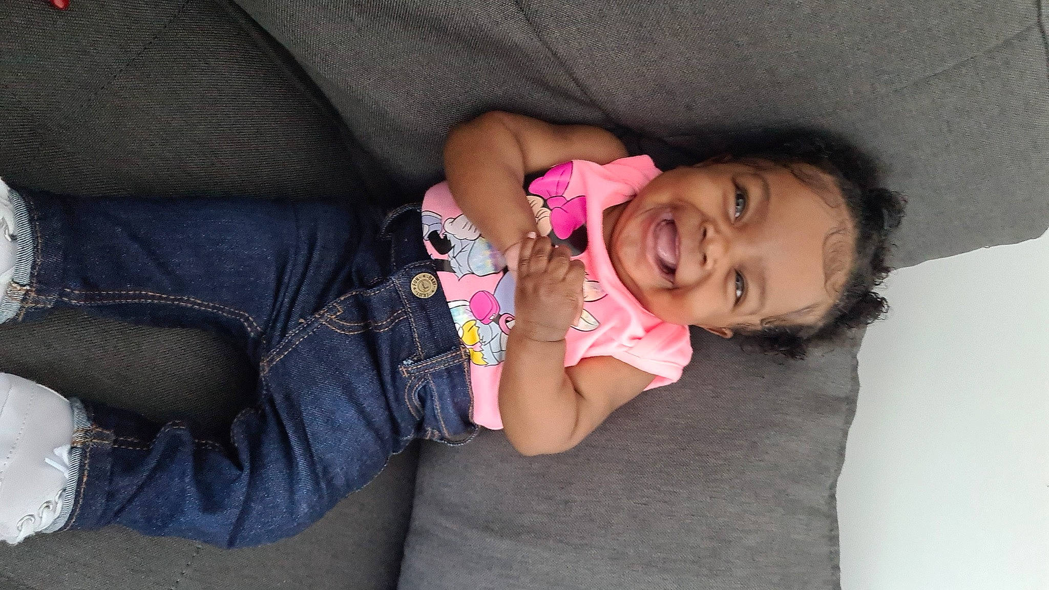 Lyhana a rejoint le concours — aidez-le/la à gagner de superbes lots ! cheek, comfort, dress, elbow, facial_expression, finger, hand, happy, human_body, joint, joy, lip, mammal, neck, nose, person, skin, sleeve, smile, textile