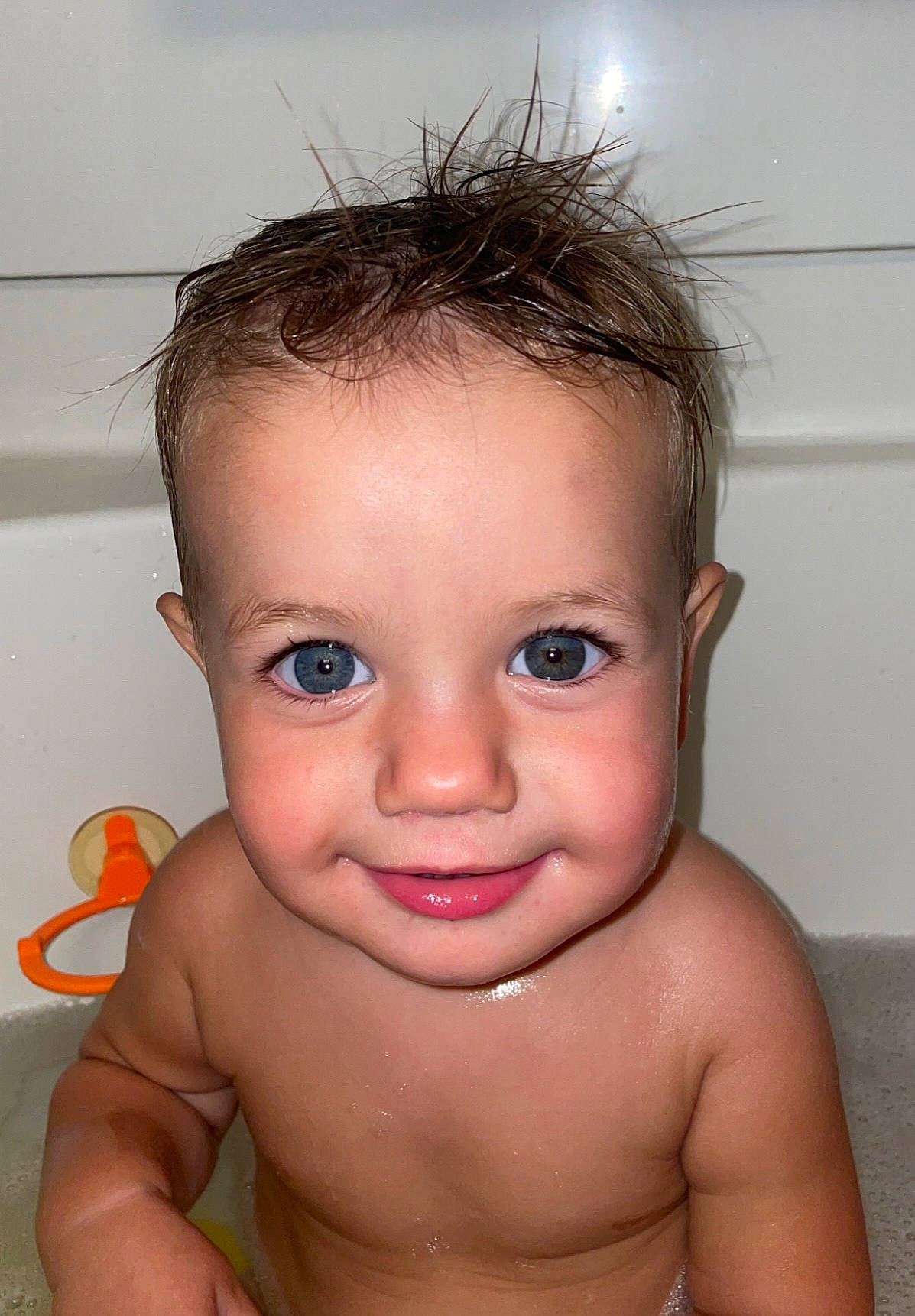 Luke is registered to the contest to win money with this photo: arm, baby_bathing, cheek, chin, eye, eyebrow, eyelash, forehead, hairstyle, hand, human_body, jaw, joint, joy, lip, mouth, muscle, neck, nose, person