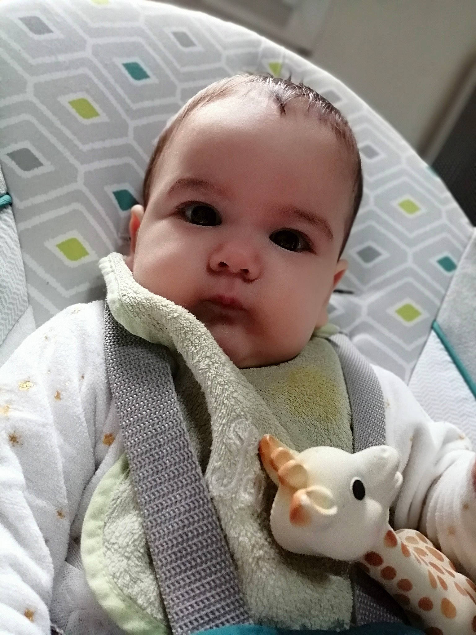 Sérèna participe au concours pour gagner de l'argent avec cette photo : baby, baby_products, baby_safety, baby_sleeping, baby_toddler_clothing, cheek, child, close_up, comfort, iris, linens, nose, pattern, person, product, room, skin, textile, toddler, toy