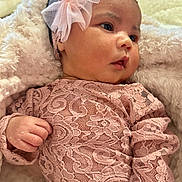 Maïana participe au concours pour gagner de l'argent avec cette photo : baby, infant, lace, pink, headband, flower, blanket, soft, closeup, portrait, cute, child, newborn, sleepwear, cozy, skin, hand, face, indoors, peaceful