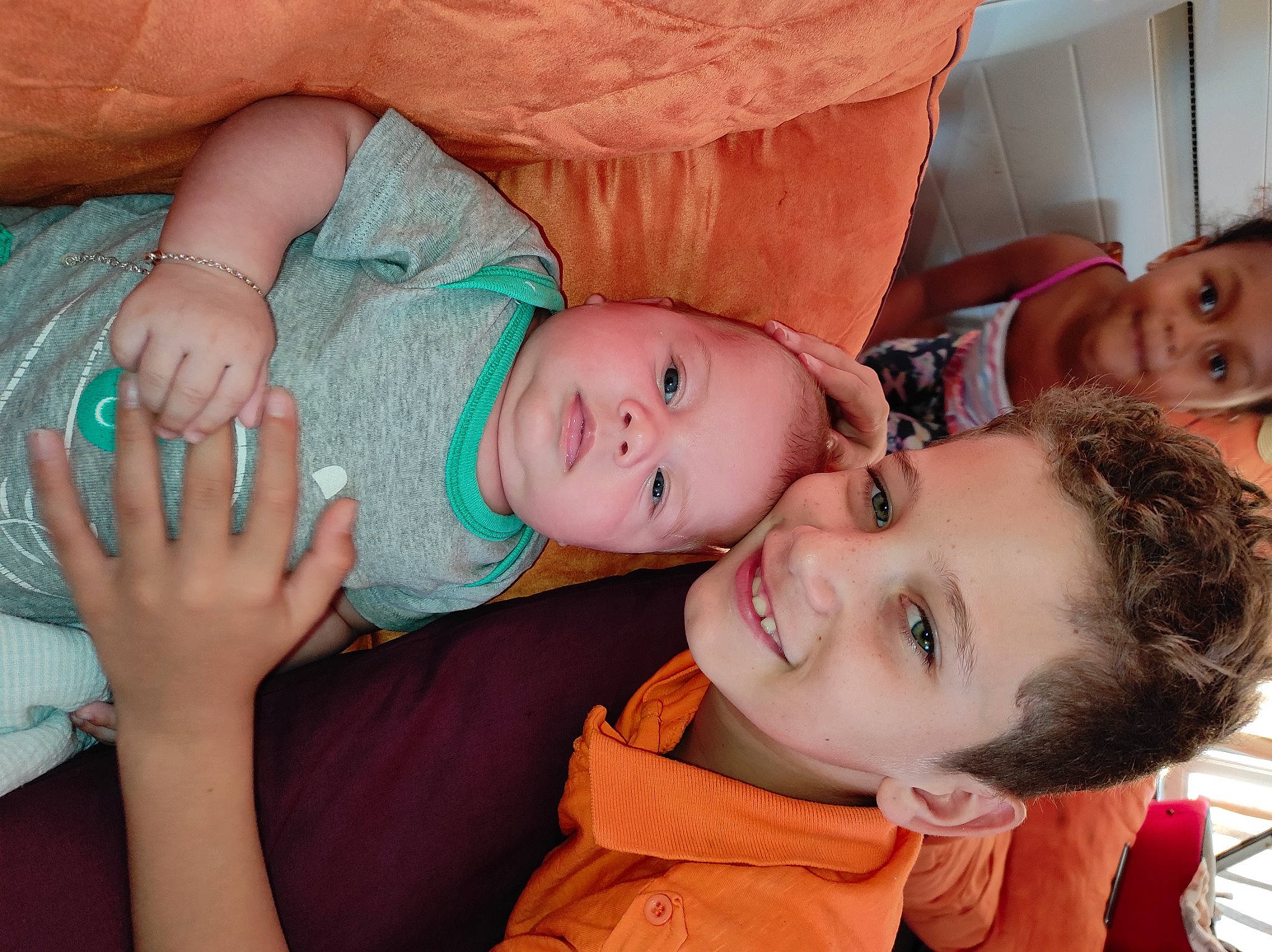 Angel participe au concours pour gagner de l'argent avec cette photo : baby, baby_toddler_clothing, cheek, eye, face, facial_expression, finger, glasses, happy, head, human_body, interaction, iris, joy, mouth, nose, organ, person, skin, smile