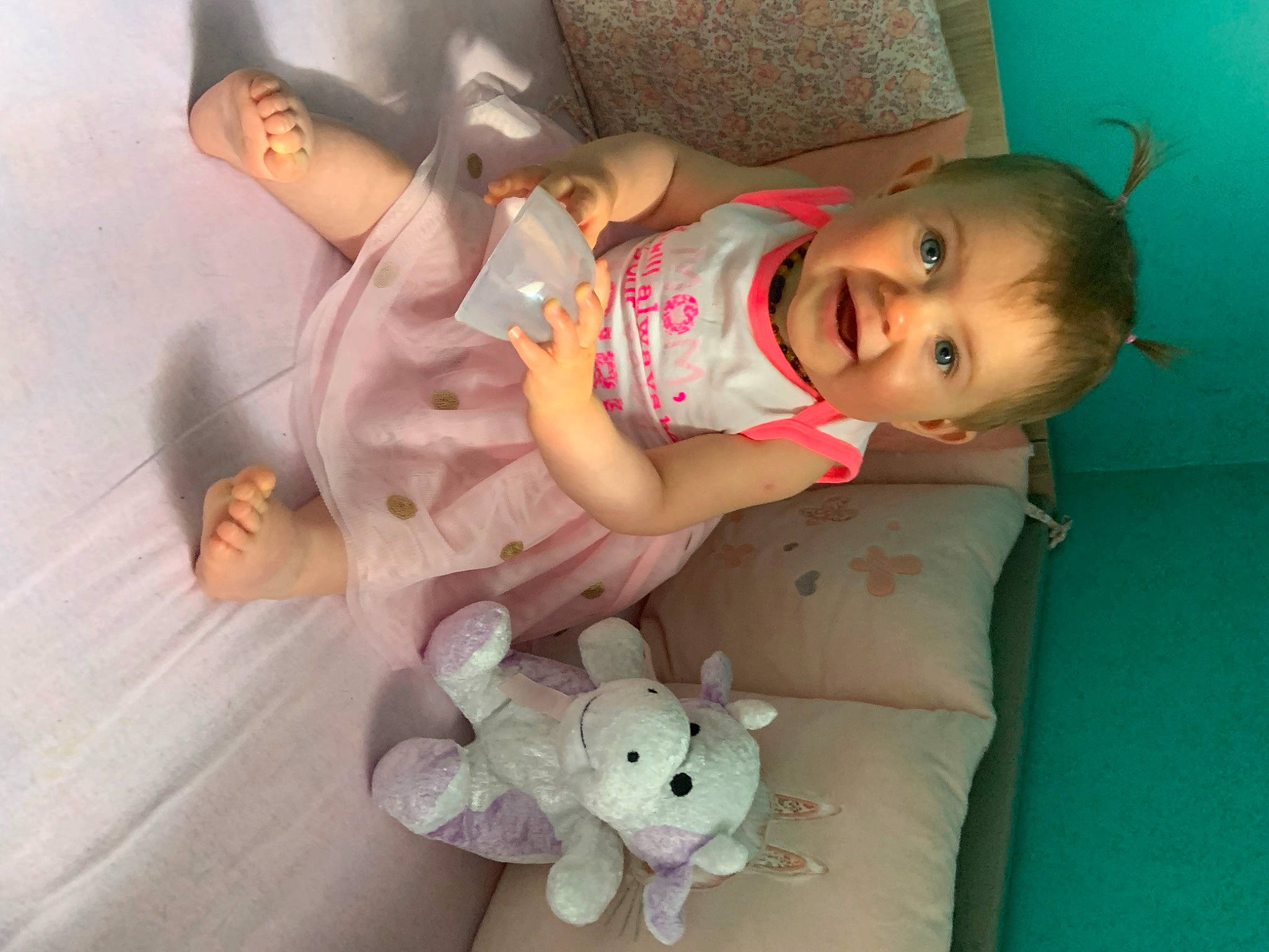 Katerina a rejoint le concours — aidez-le/la à gagner de superbes lots ! arm, baby, baby_toddler_clothing, cheek, child, finger, hand, happy, head, mouth, nose, organ, person, photograph, pink, skin, smile, teddy_bear, textile, toddler