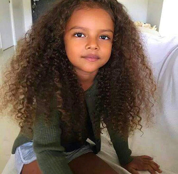 Keziah participe au concours pour gagner de l'argent avec cette photo : artificial_hair_integrations, beauty, black_hair, brown, chin, eye, eyebrow, eyelash, forehead, hairstyle, jheri_curl, lace_wig, layered_hair, lip, liver, long_hair, person, ringlet, step_cutting, thigh