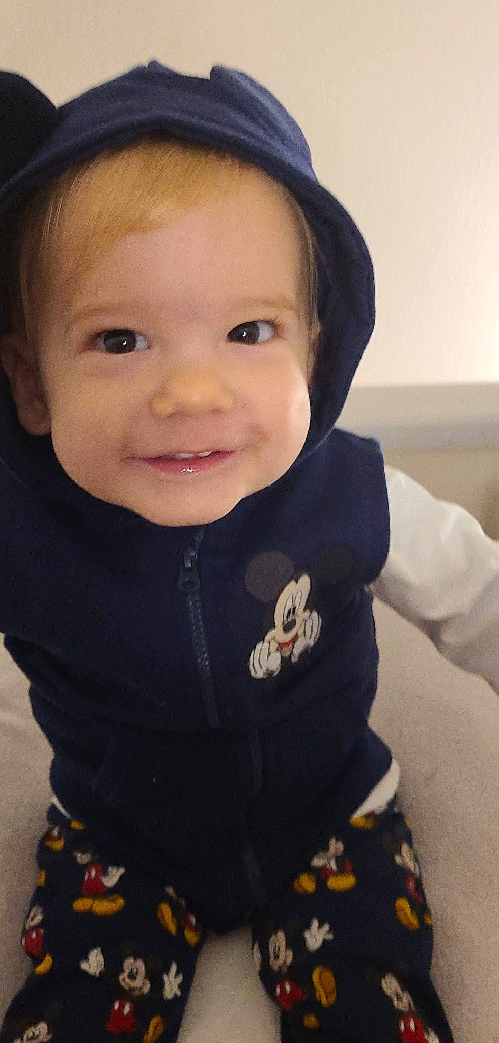 Tiago a rejoint le concours — aidez-le/la à gagner de superbes lots ! baby, baby_toddler_clothing, cap, cheek, child, chin, cool, eye, eyebrow, facial_expression, flash_photography, happy, iris, joy, lip, nose, outerwear, person, skin, sleeve