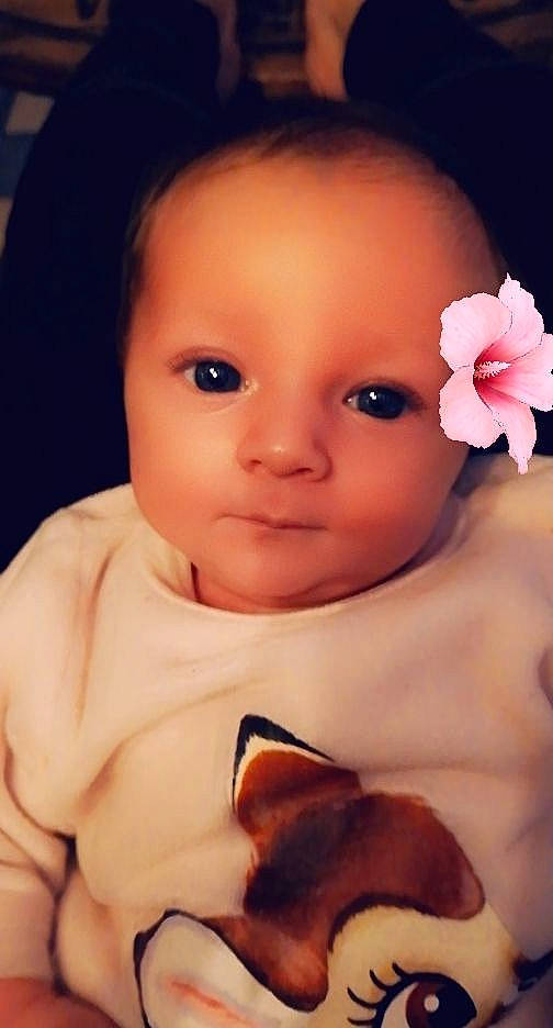 Lilou a rejoint le concours — aidez-le/la à gagner de superbes lots ! abdomen, baby, baby_toddler_clothing, cheek, chest, child, chin, eyebrow, eyelash, forehead, iris, lip, muscle, no_expression, person, petal, photography, skin, stomach, toddler