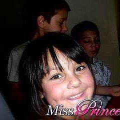 Charléne a rejoint le concours — aidez-le/la à gagner de superbes lots !