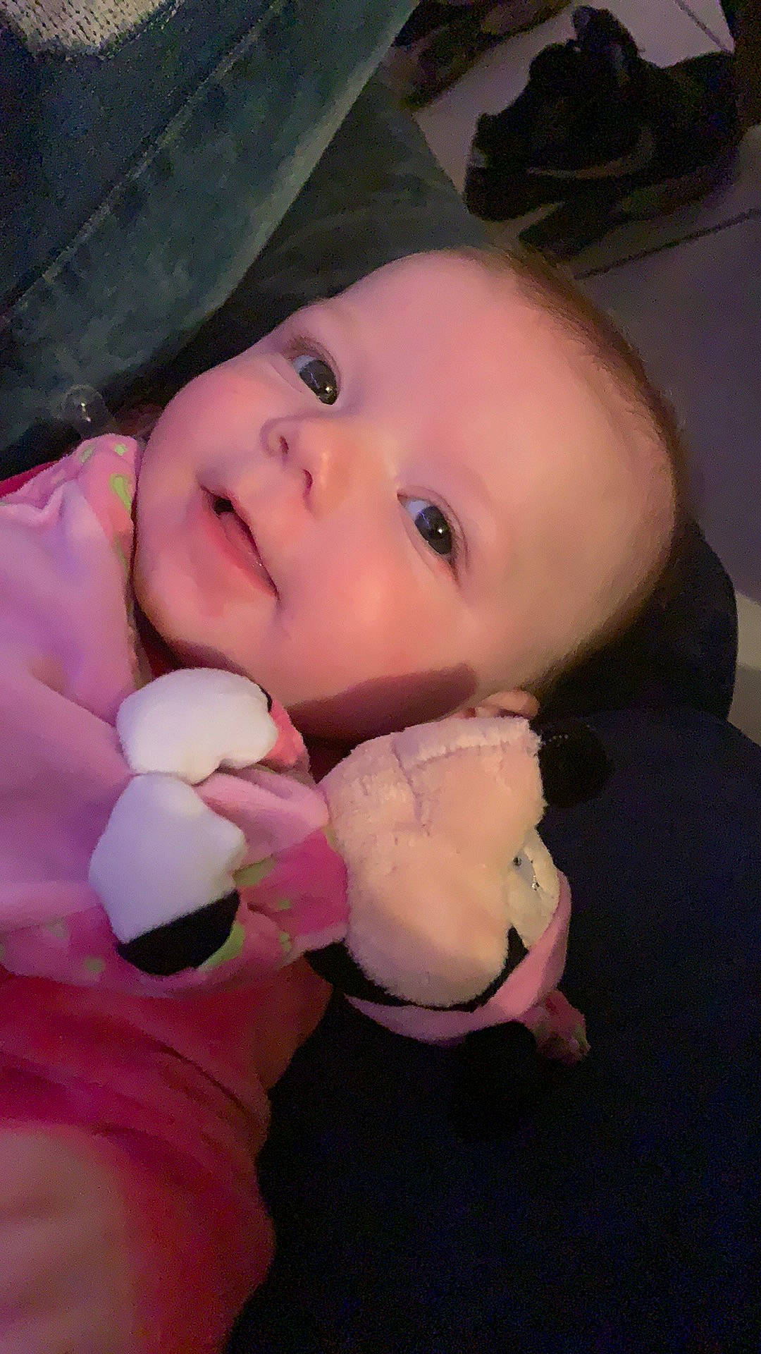 Ilyanna a rejoint le concours — aidez-le/la à gagner de superbes lots ! baby, baby_products, baby_toddler_clothing, cheek, child, cool, finger, lip, person, pink, plush, skin, stuffed_toy, toddler, toy