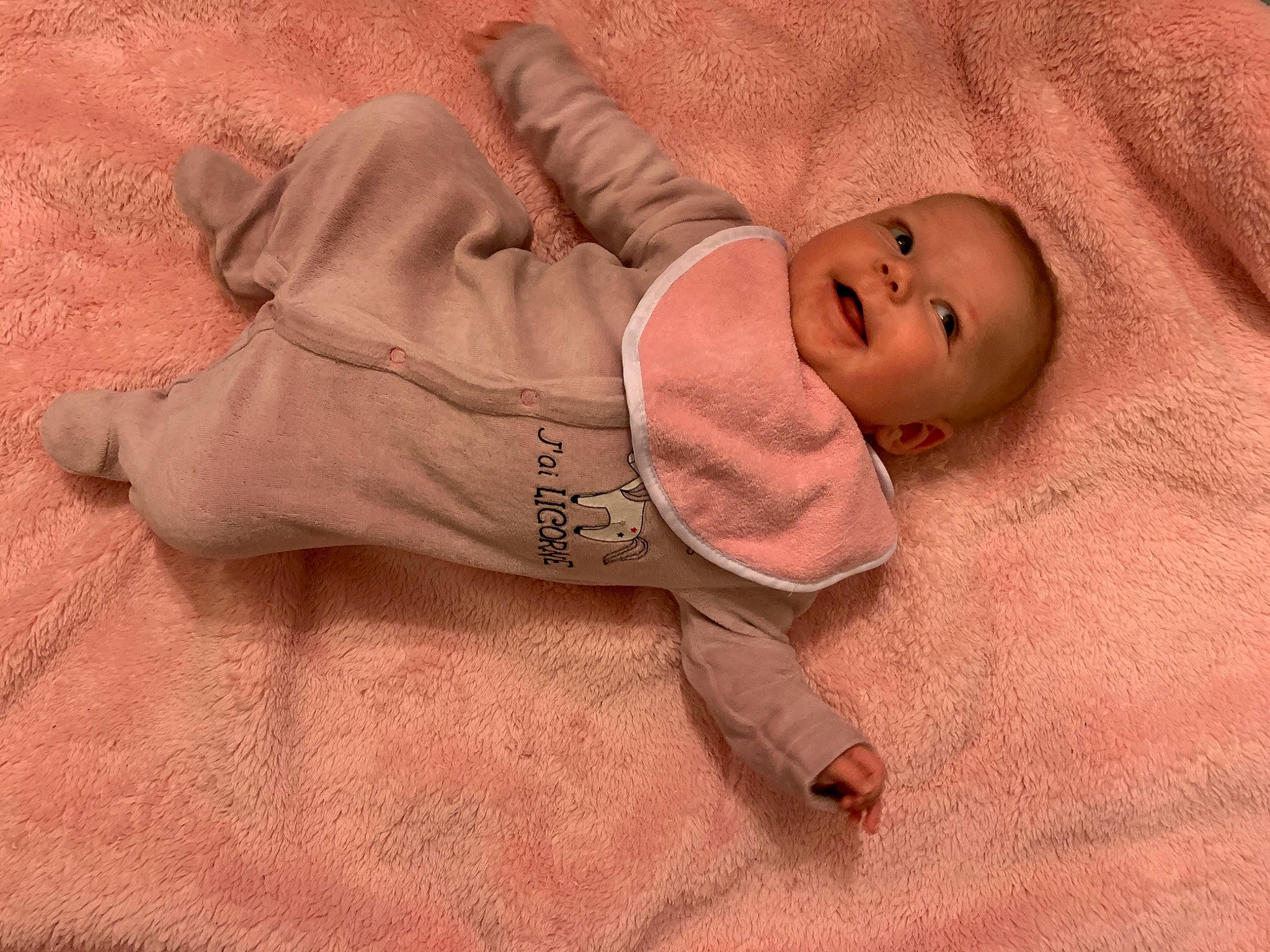 Ilyanna participe au concours pour gagner de l'argent avec cette photo : baby, baby_products, baby_toddler_clothing, cheek, child, comfort, floor, flooring, foot, human, human_body, mouth, nose, person, skin, sock, toddler