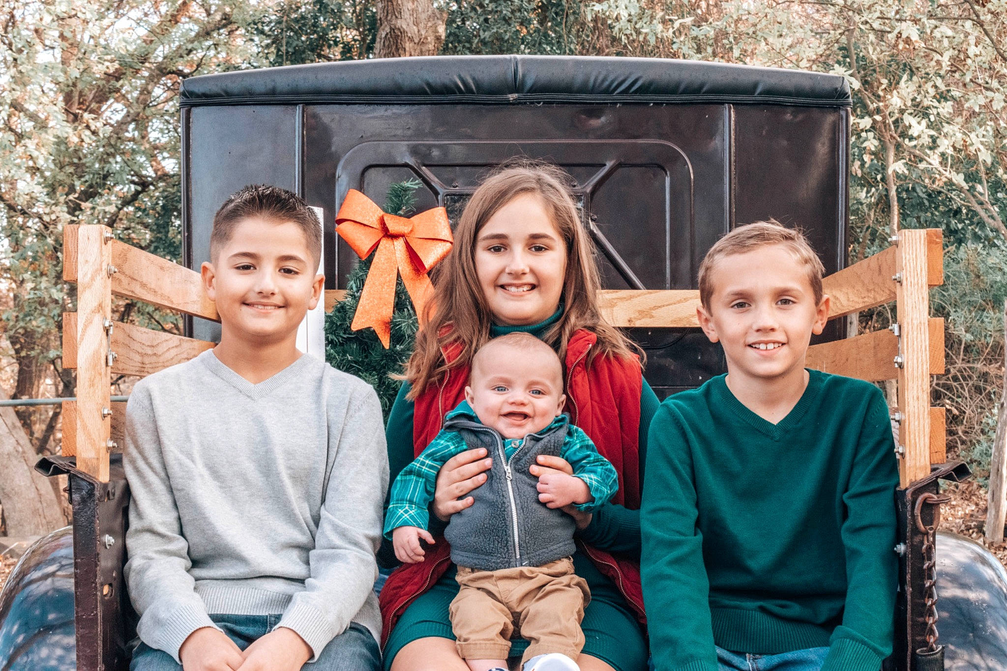 Cason is registered to the contest to win money with this photo: community, event, facial_expression, fun, happy, human, joy, leaf, leisure, motor_vehicle, people, person, product, recreation, shorts, smile, social_group, standing, t_shirt, travel