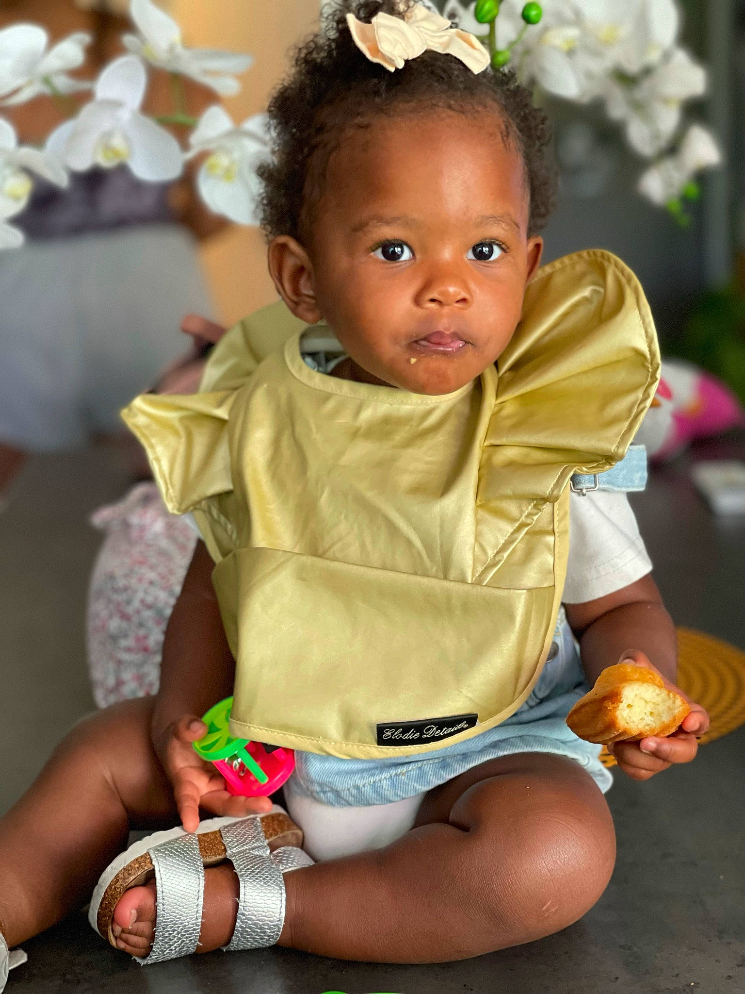 Naëly participe au concours pour gagner de l'argent avec cette photo : baby, baby_toddler_clothing, cheek, child, event, face, fun, happy, head, human_leg, jewellery, leisure, people, person, pink, sitting, skin, sock, thigh, toddler