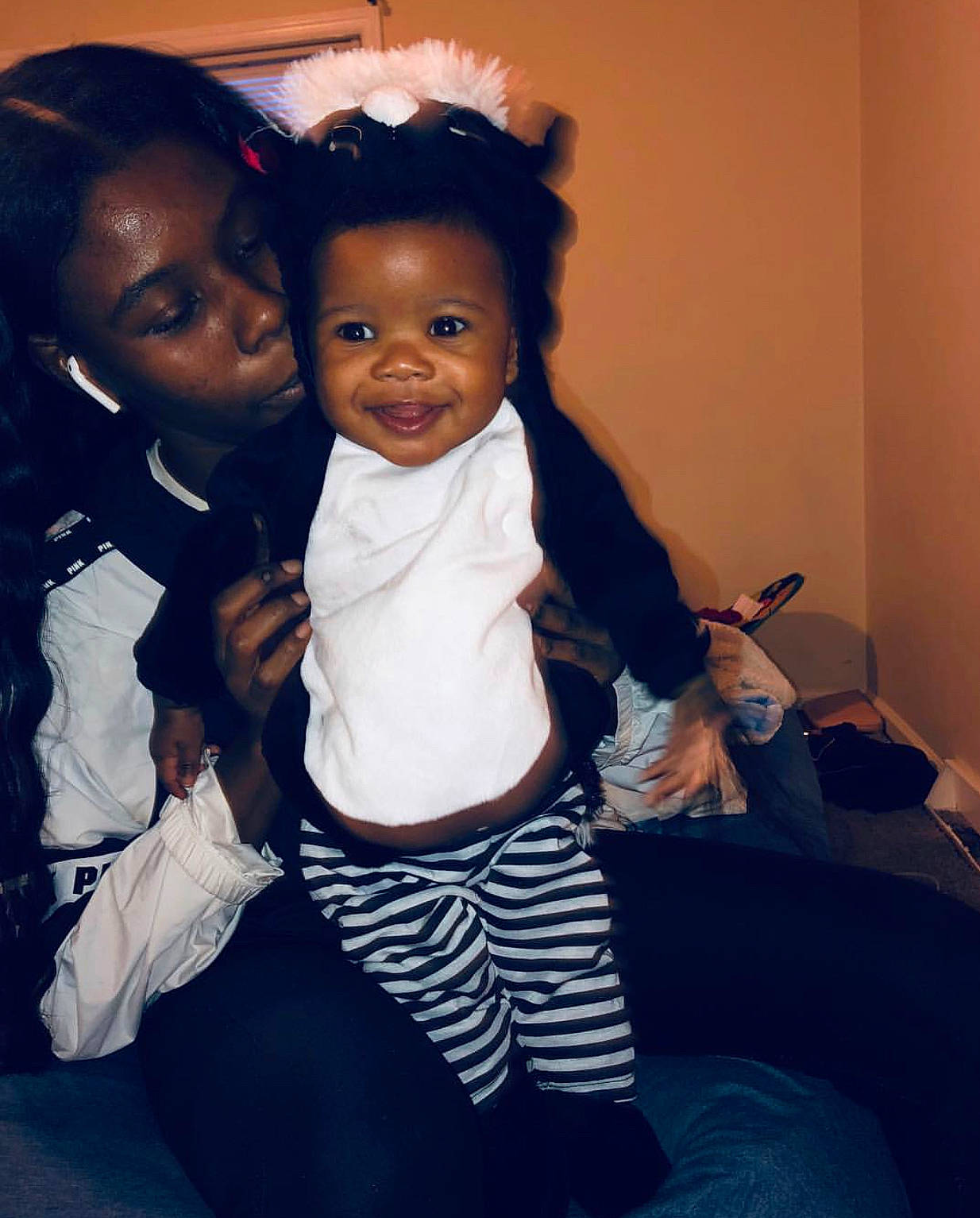 Ahmir is registered to the contest to win money with this photo: baby, black_hair, cheek, child, cool, daughter, eye, face, fun, hairstyle, happy, head, human, joint, joy, people, person, shoulder, skin, sky