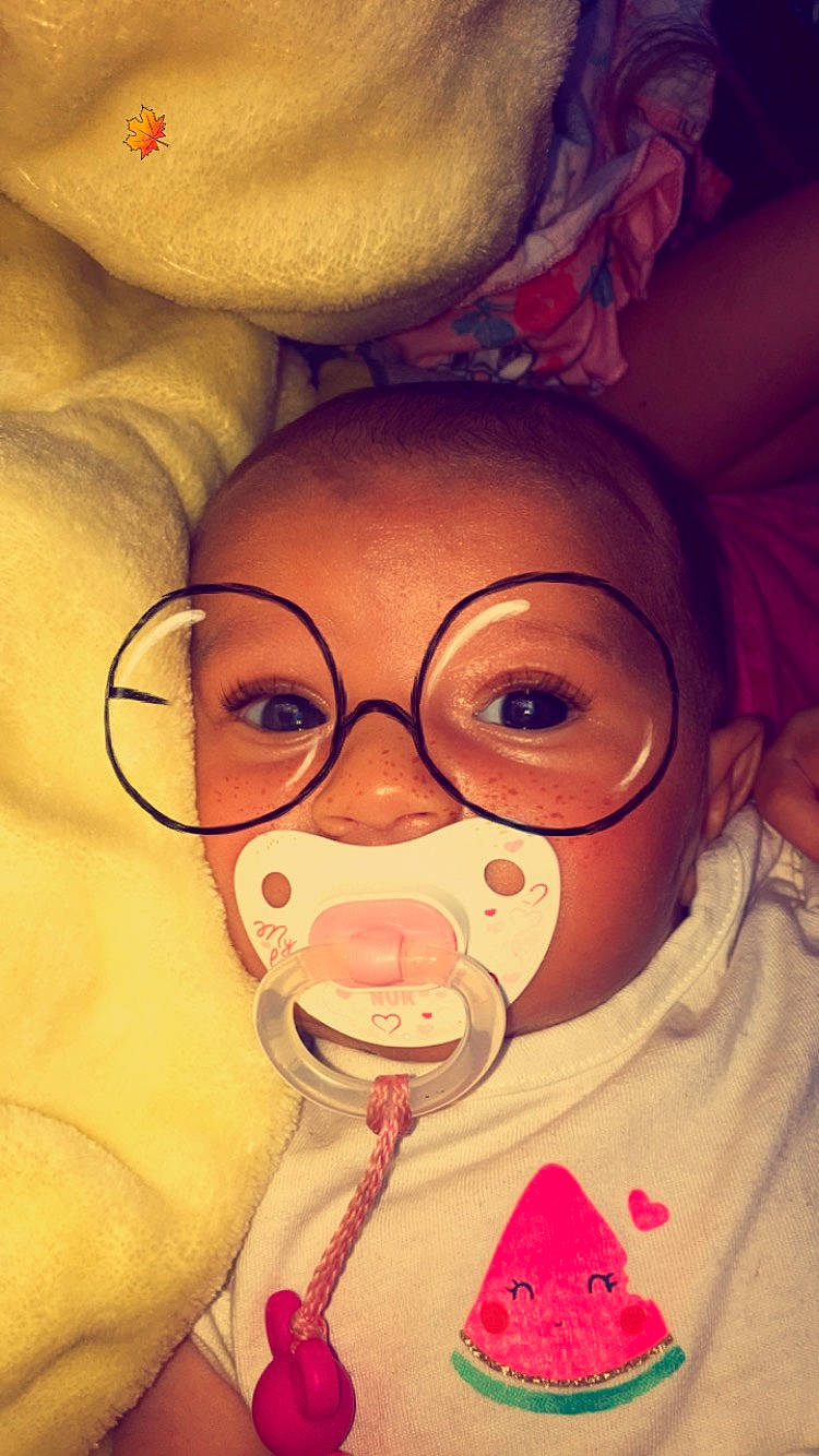 Shayna participe au concours pour gagner de l'argent avec cette photo : baby, birth, cheek, child, face, fun, glasses, head, joy, lip, mouth, nose, person, photography, selfie, smile, snout
