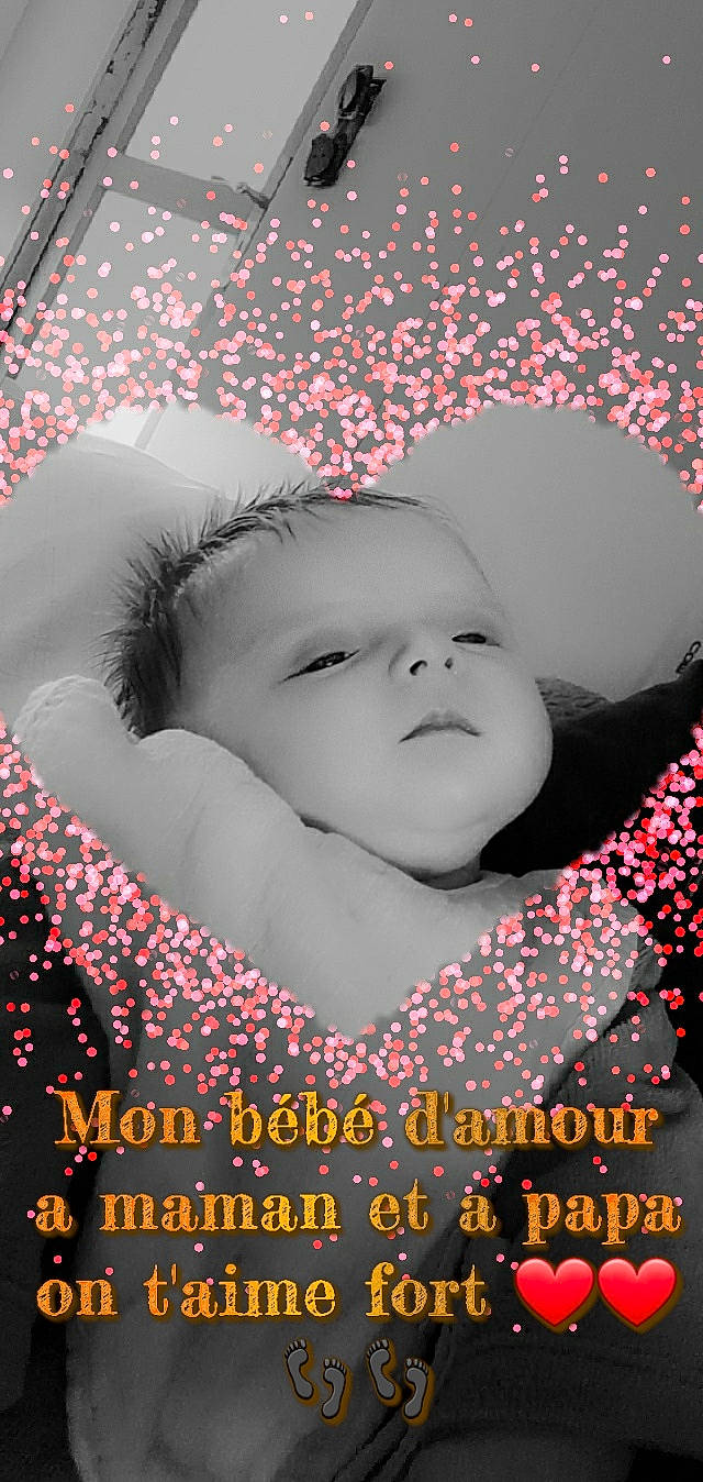 Mia a rejoint le concours — aidez-le/la à gagner de superbes lots ! baby, baby_toddler_clothing, beauty, cheek, child, chin, comfort, facial_expression, flash_photography, font, grass, happy, linens, pattern, people_in_nature, person, pink, product, smile, textile