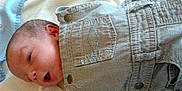 Nassim participe au concours pour gagner de l'argent avec cette photo :