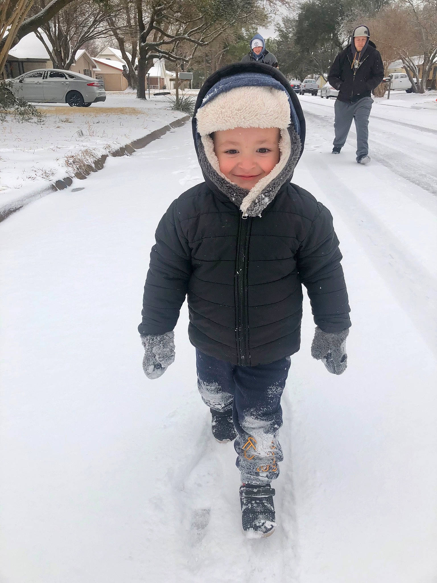 Kabel joined the competition — help win amazing prizes! baby_toddler_clothing, child, clothing, event, freezing, fun, geological_phenomenon, glove, headwear, jacket, joy, knit_cap, mammal, person, plant, precipitation, recreation, smile, snow, toddler