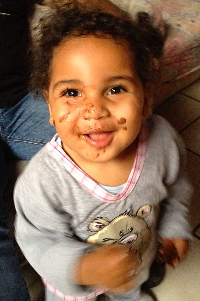 Alecia a rejoint le concours — aidez-le/la à gagner de superbes lots ! baby, baby_toddler_clothing, cheek, child, eyebrow, eyelash, facial_expression, forehead, happy, iris, joy, laugh, lip, long_sleeved_t_shirt, mouth, organ, person, pleased, skin, sleeve