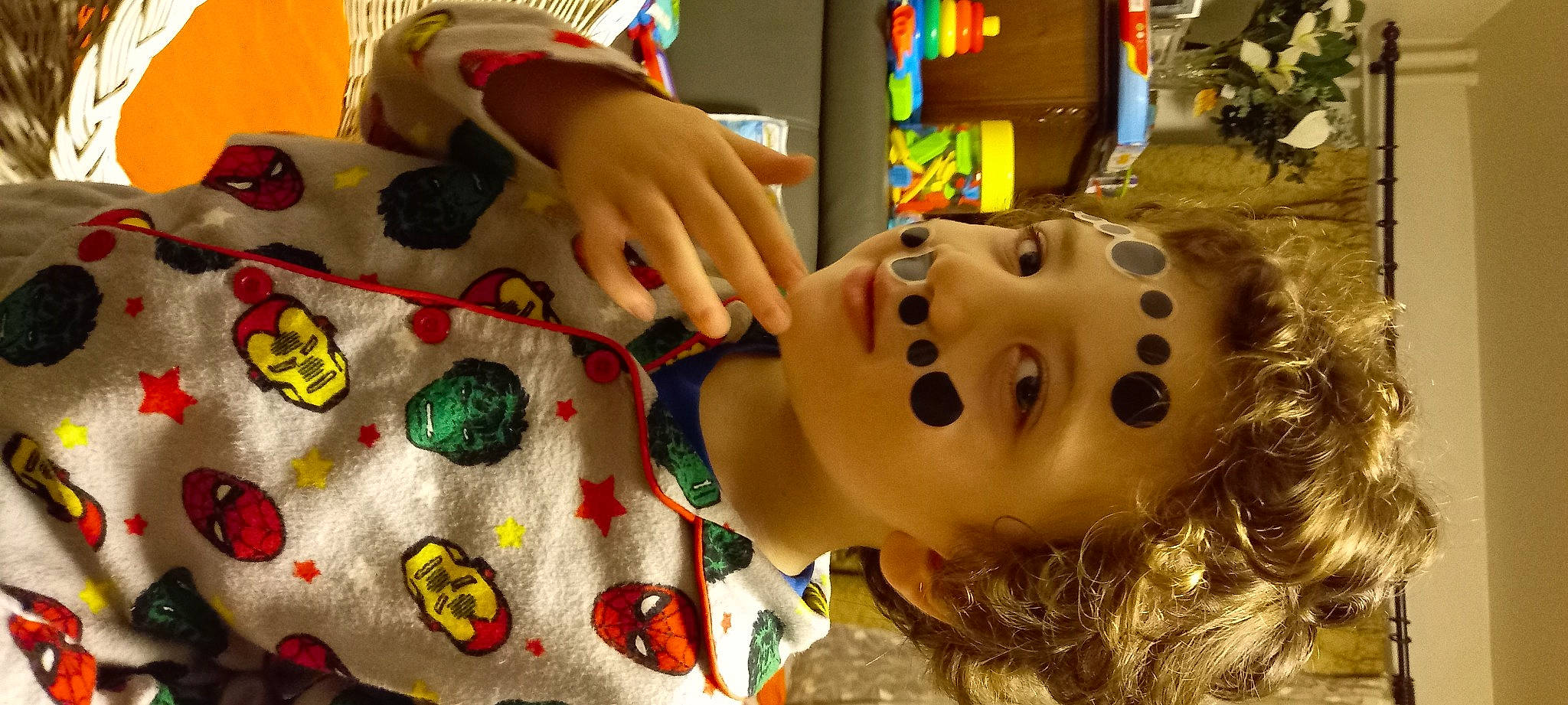 Alex a rejoint le concours — aidez-le/la à gagner de superbes lots ! child, christmas, christmas_ornament, comfort_food, event, fun, fur, happy, holiday, leisure, nail, party_supply, person, play, recreation, room, stuffed_toy, textile, toddler, toy