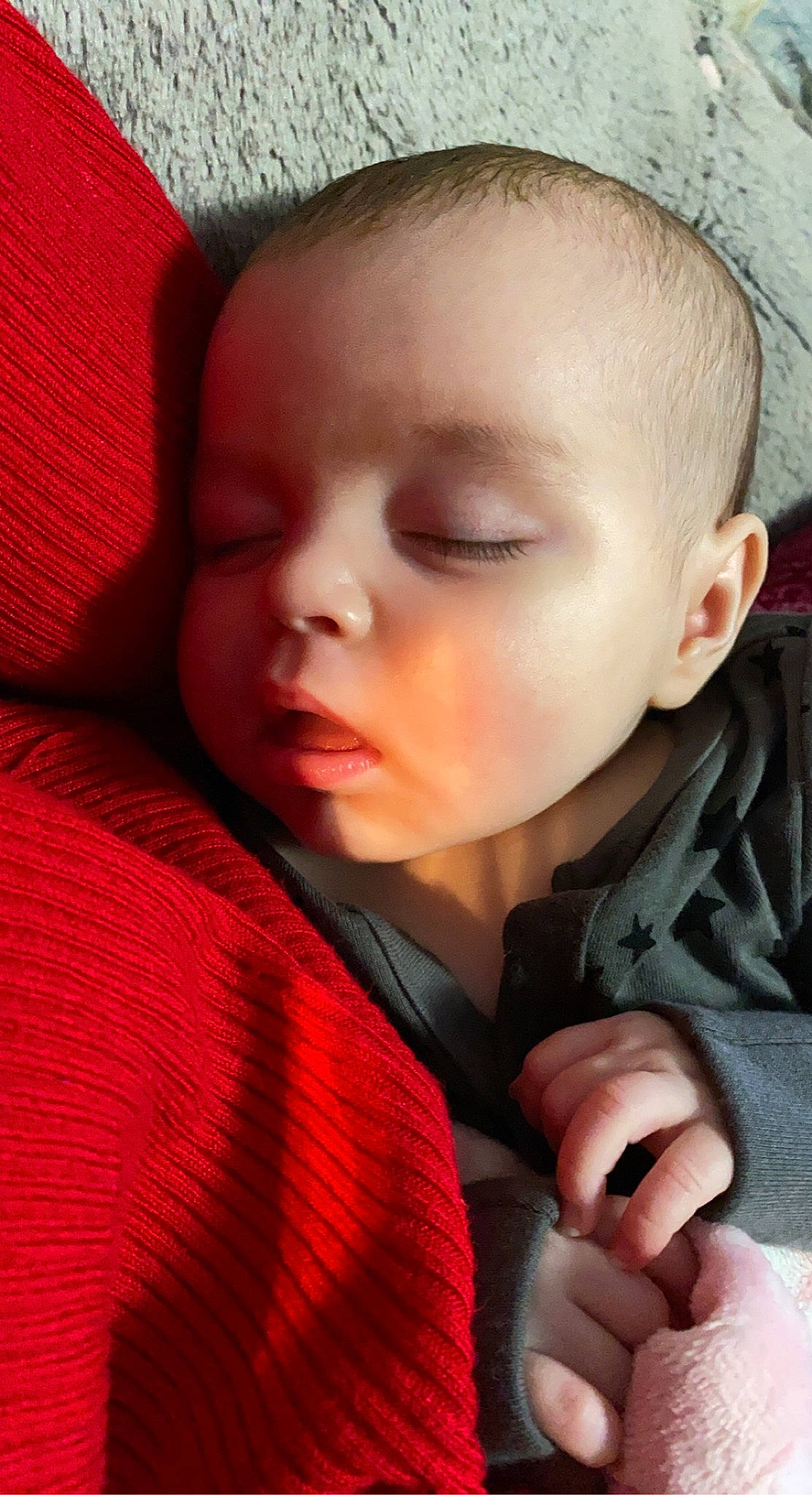 Ailani is registered to the contest to win money with this photo: cheek, chin, clothing, comfort, ear, eye, eyebrow, eyelash, forehead, hand, iris, lip, mouth, neck, nose, orange, outerwear, person, skin, sleeve