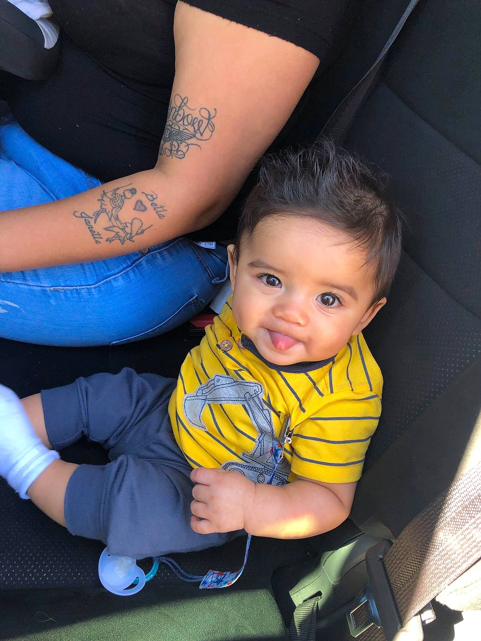 Lionel joined the competition — help win amazing prizes! arm, baby, cool, elbow, eye, finger, flash_photography, gesture, hand, happy, human_body, knee, lap, leg, mouth, muscle, person, skin, t_shirt, thigh