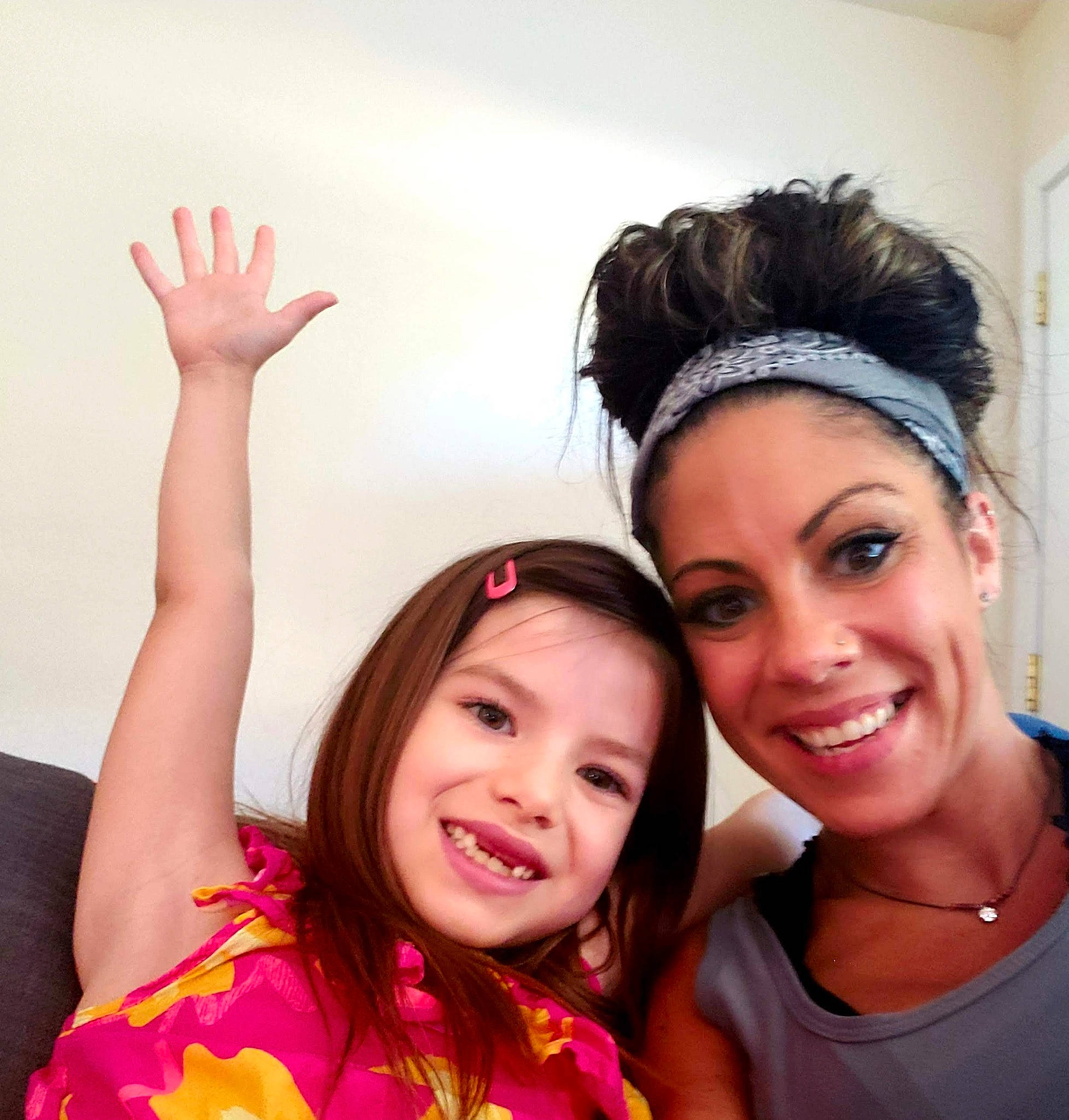 Kinsey joined the competition — help win amazing prizes! beauty, cool, event, eyewear, facial_expression, fashion, flash_photography, friendship, fun, gesture, hairstyle, happy, headpiece, headwear, human, jewellery, joy, leisure, necklace, person