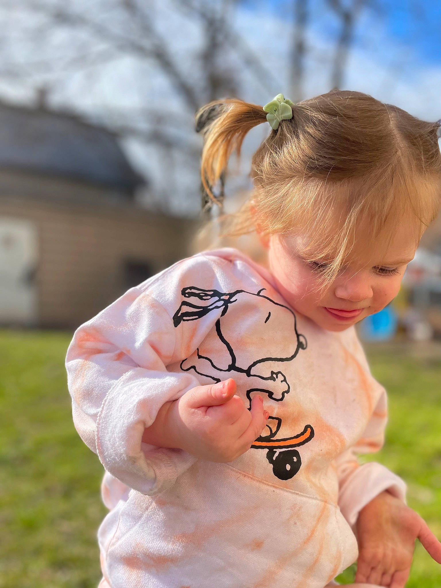Laylonie is registered to the contest to win money with this photo: baby, baby_toddler_clothing, blond, child, finger, fun, gesture, grass, hand, happy, insect, jewellery, pattern, person, plant, recreation, sky, sleeve, t_shirt, toddler