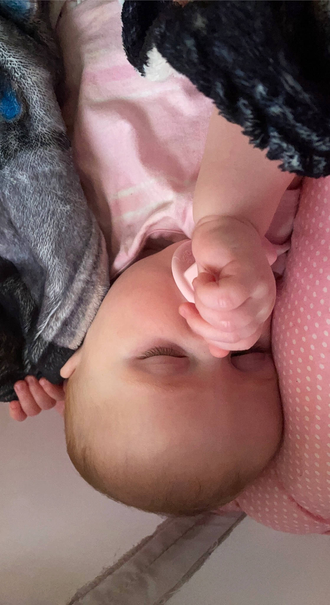 Laylonie is registered to the contest to win money with this photo: arm, cheek, eye, eyebrow, eyelash, face, hair, hand, head, human_body, jaw, joint, leg, lip, mouth, neck, nose, person, shoulder, skin