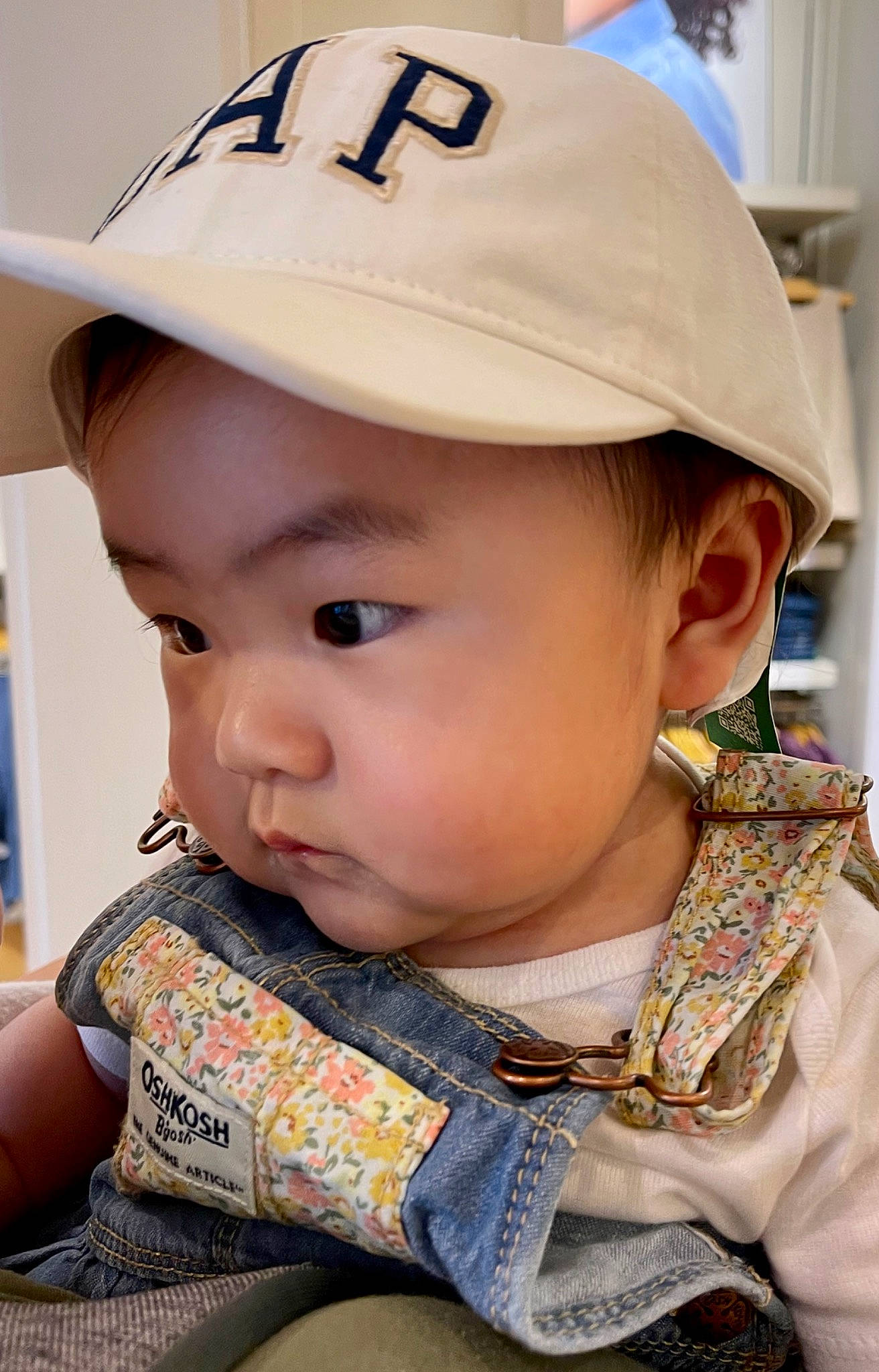 Ellanore is registered to the contest to win money with this photo: baby, baby_toddler_clothing, baseball_cap, cap, child, cricket_cap, electric_blue, fashion_accessory, fun, hat, headgear, headwear, person, personal_protective_equipment, sleeve, toddler, vacation