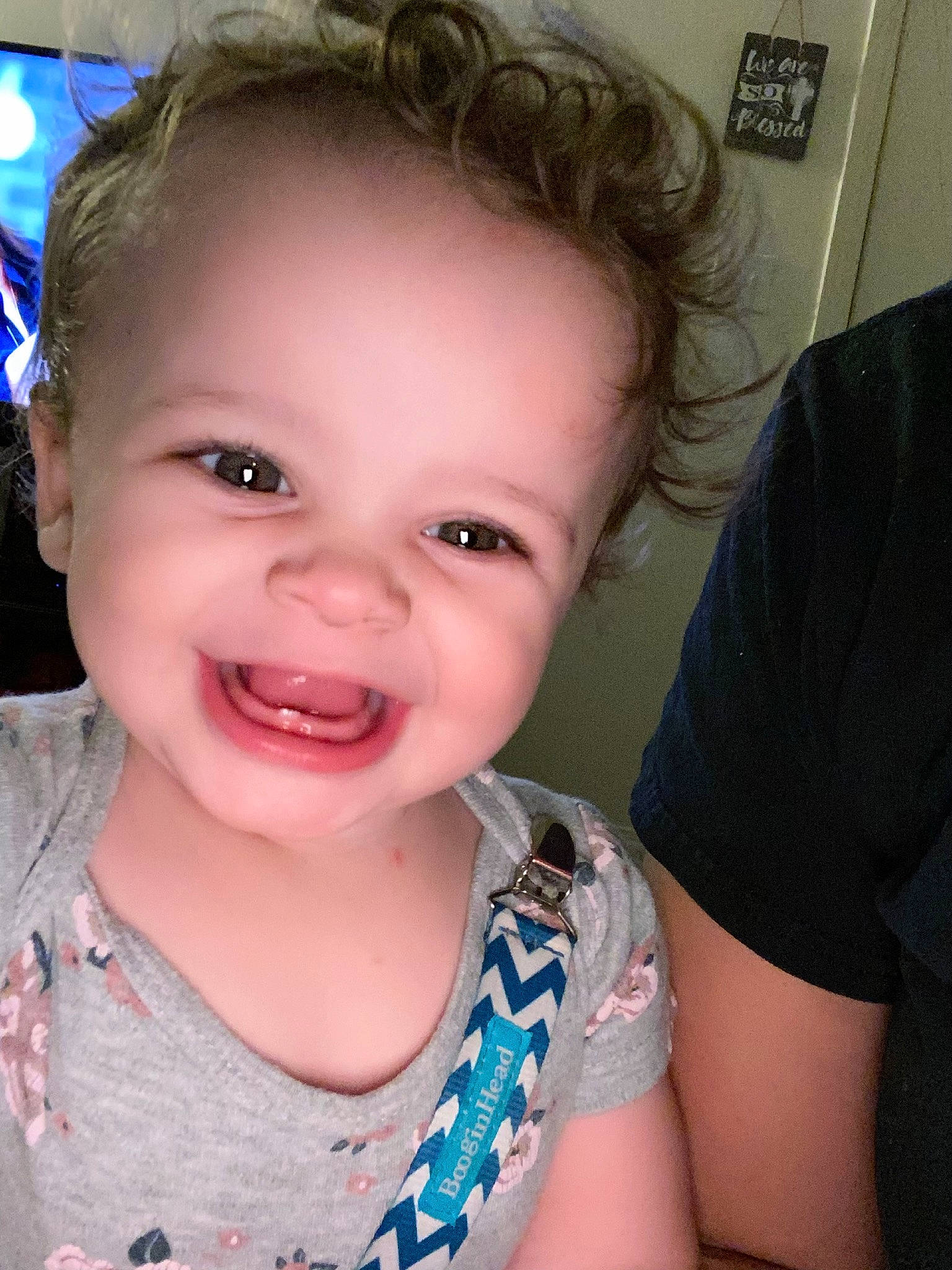 Adria is registered to the contest to win money with this photo: cheek, child, chin, ear, eye, eyebrow, face, facial_expression, forehead, hair, hairstyle, head, joy, lip, mouth, nose, organ, person, skin, smile