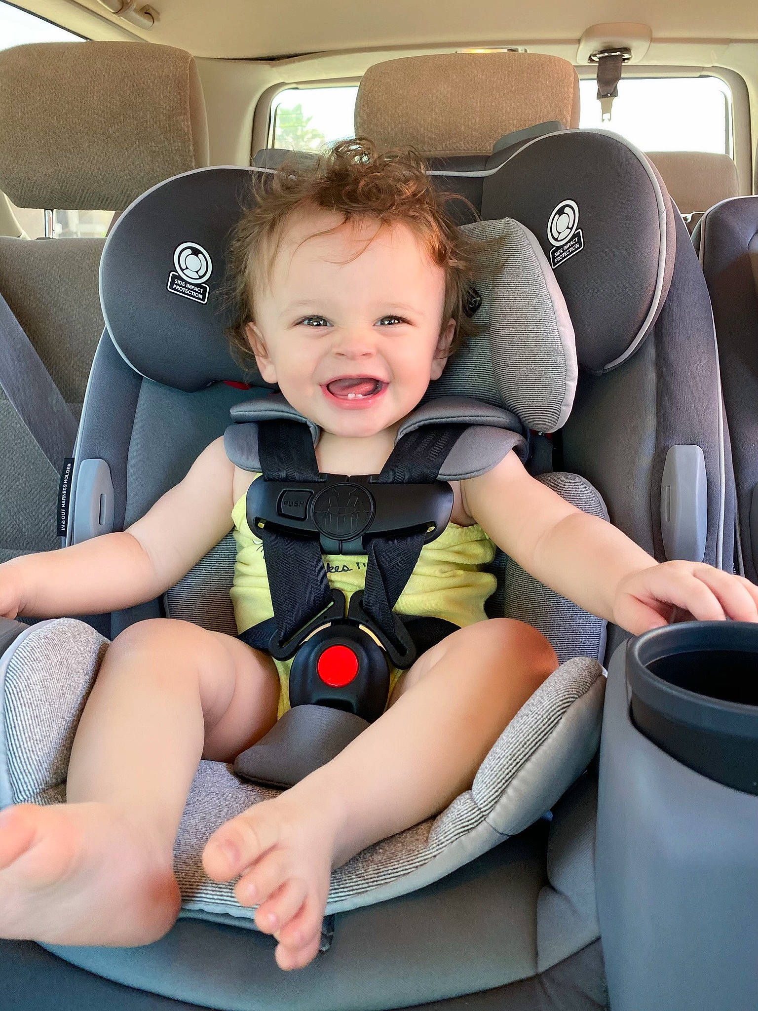 Adria is registered to the contest to win money with this photo: auto_part, baby, baby_carriage, baby_in_car_seat, baby_products, car_seat, car_seat_cover, child, comfort, head_restraint, joy, person, product, seat_belt, toddler, vehicle