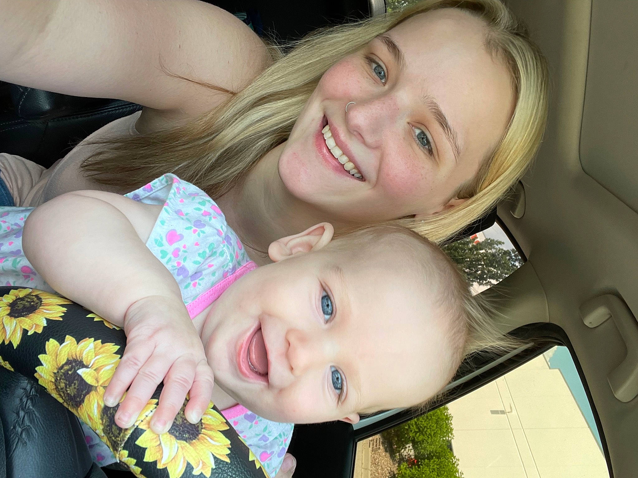 Amelia is registered to the contest to win money with this photo: cheek, cool, eye, eyelash, facial_expression, fun, grass, hair, happy, head, iris, joy, lip, mouth, neck, nose, organ, person, plant, skin