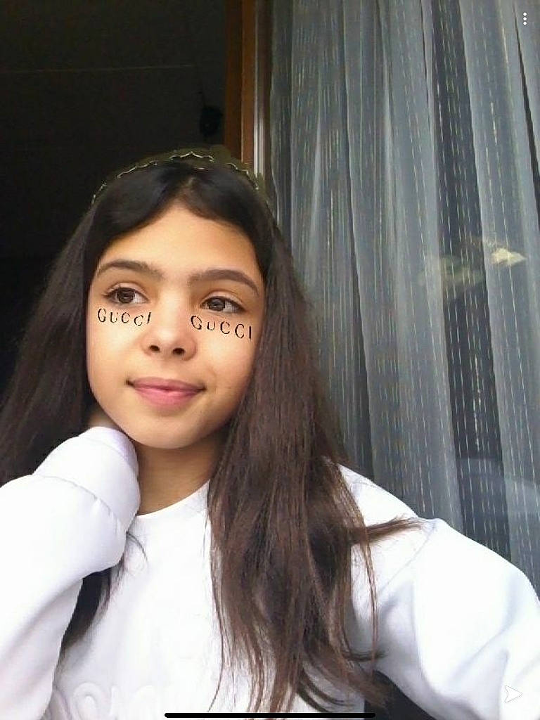 Loane a rejoint le concours — aidez-le/la à gagner de superbes lots ! beauty, black_hair, brown_hair, cheek, chin, eye, eyebrow, face, forehead, hair, hairstyle, jaw, lady, lip, long_hair, nose, person, photography, selfie, skin