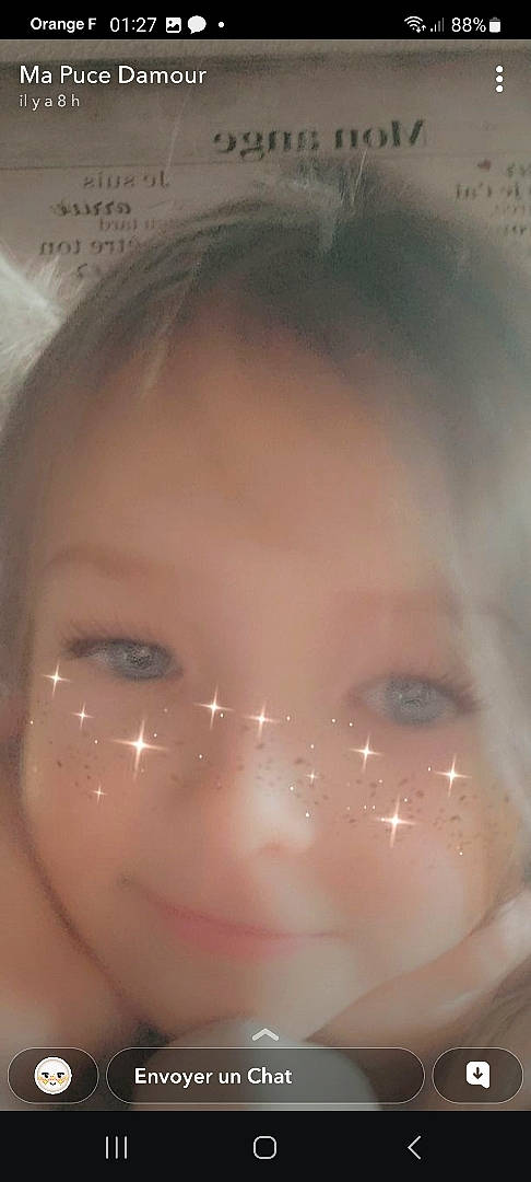 Louna a rejoint le concours — aidez-le/la à gagner de superbes lots ! brown_hair, cheek, chin, close_up, ear, eyebrow, eyelash, flash_photography, forehead, happy, iris, jaw, lip, mouth, neck, no_expression, nose, person, selfie, skin