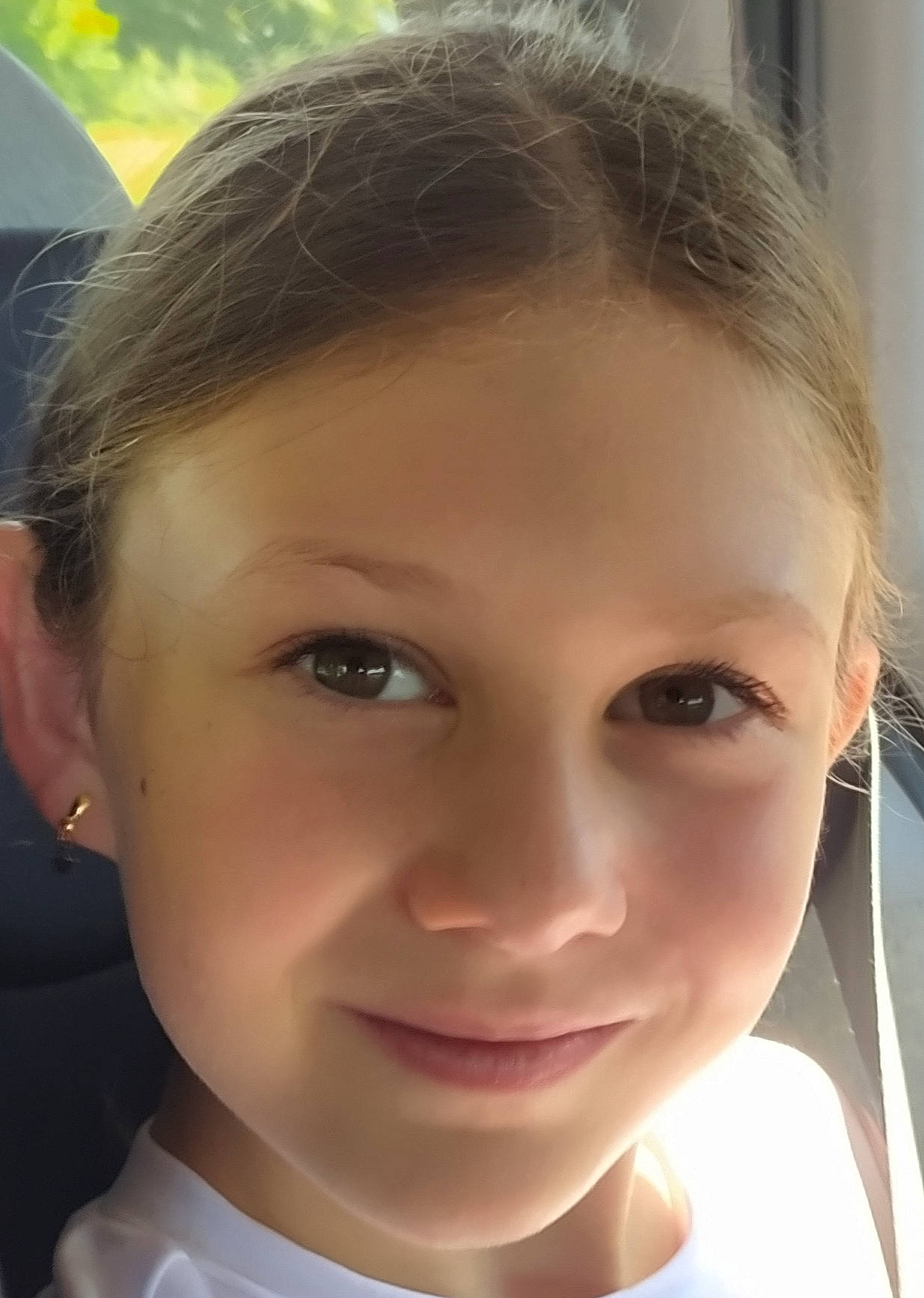 Oria participe au concours pour gagner de l'argent avec cette photo : cheek, chin, ear, eye, eyebrow, eyelash, face, flash_photography, forehead, hair, hairstyle, head, iris, jaw, joy, lip, mouth, neck, nose, person