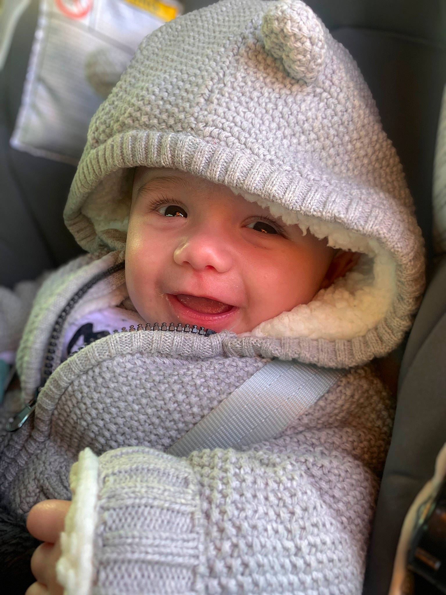 Sergio a rejoint le concours — aidez-le/la à gagner de superbes lots ! baby, baby_products, beanie, cap, cheek, child, comfort, eye, fashion_accessory, fur, happy, headgear, headwear, knit_cap, lip, person, skin, smile, toddler, white