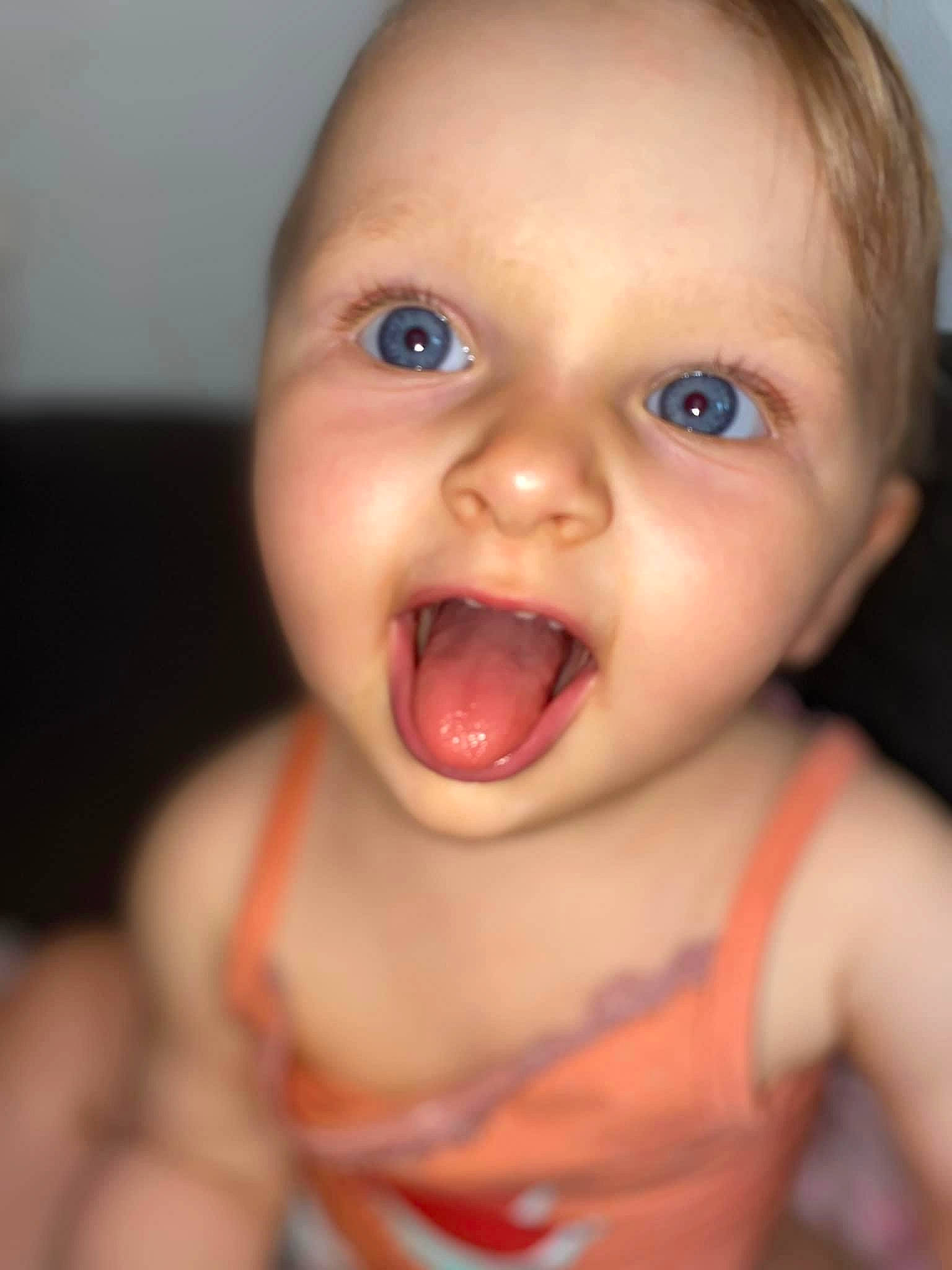 Ilyana a rejoint le concours — aidez-le/la à gagner de superbes lots ! baby, cheek, ear, eye, eyebrow, eyelash, finger, gesture, happy, iris, jaw, lip, mouth, neck, nose, person, skin, smile, toddler, tongue