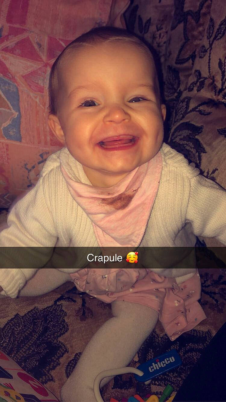 Bianca participe au concours pour gagner de l'argent avec cette photo : baby, baby_toddler_clothing, cheek, child, comfort, eye, eyebrow, face, facial_expression, happy, iris, joy, lip, mouth, nose, organ, person, sitting, skin, toddler