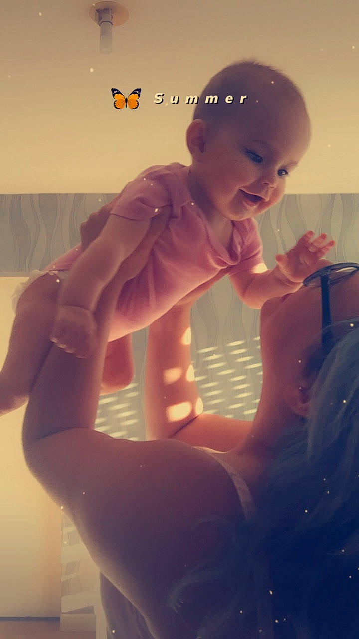 Bianca a rejoint le concours — aidez-le/la à gagner de superbes lots ! baby, child, cool, muscle, person, photography, sitting, smile, toddler