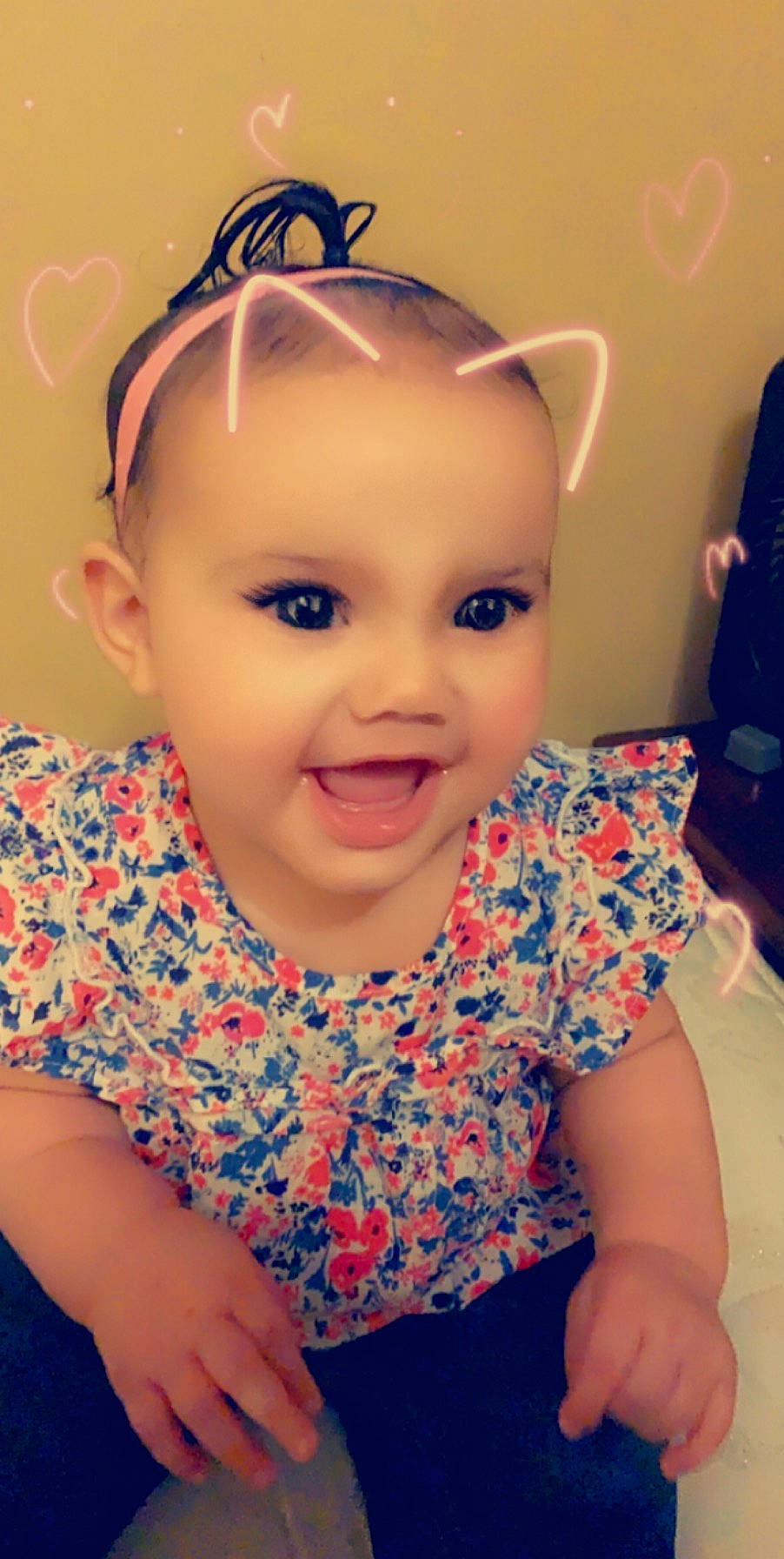 Ciara is registered to the contest to win money with this photo: baby, beauty, cheek, child, chin, cool, ear, eye, eyebrow, face, facial_expression, forehead, hair, hair_accessory, head, lip, nose, organ, person, skin