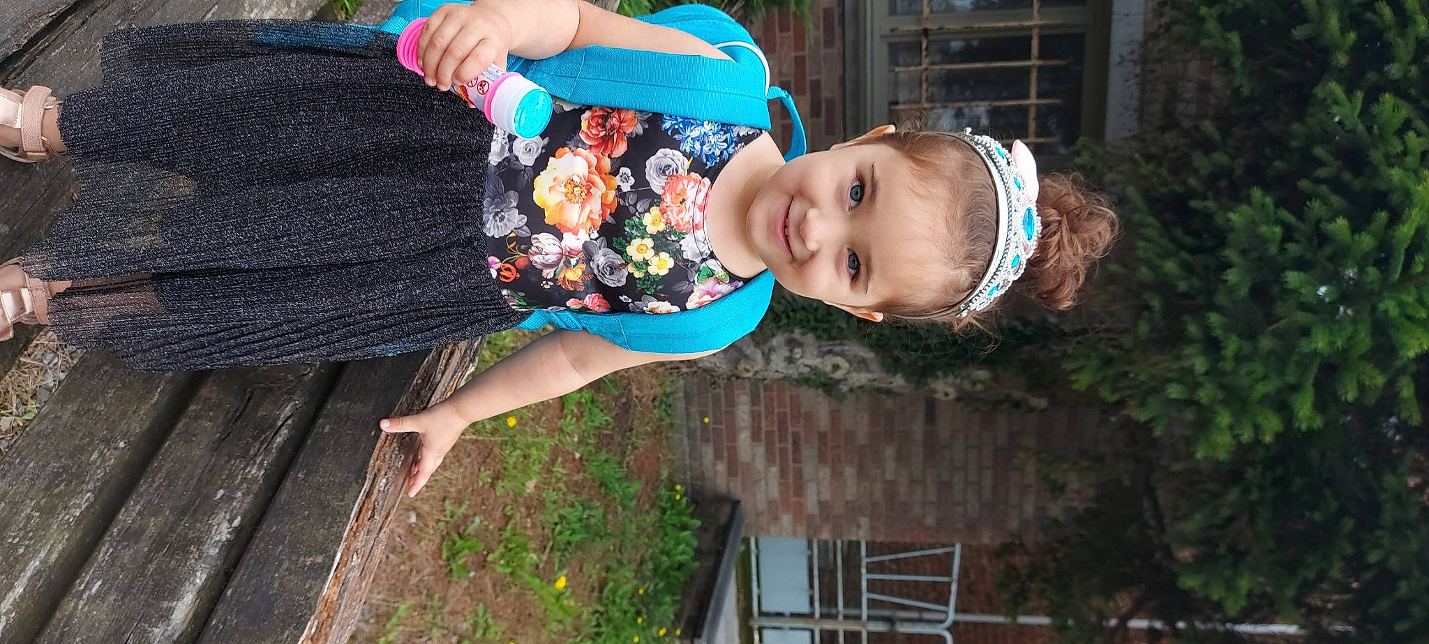 Aria participe au concours pour gagner de l'argent avec cette photo : baby, baby_toddler_clothing, blue, child, electric_blue, fashion_accessory, fun, grass, green, happy, joy, leisure, pattern, people, people_in_nature, person, plant, smile, toddler, tree