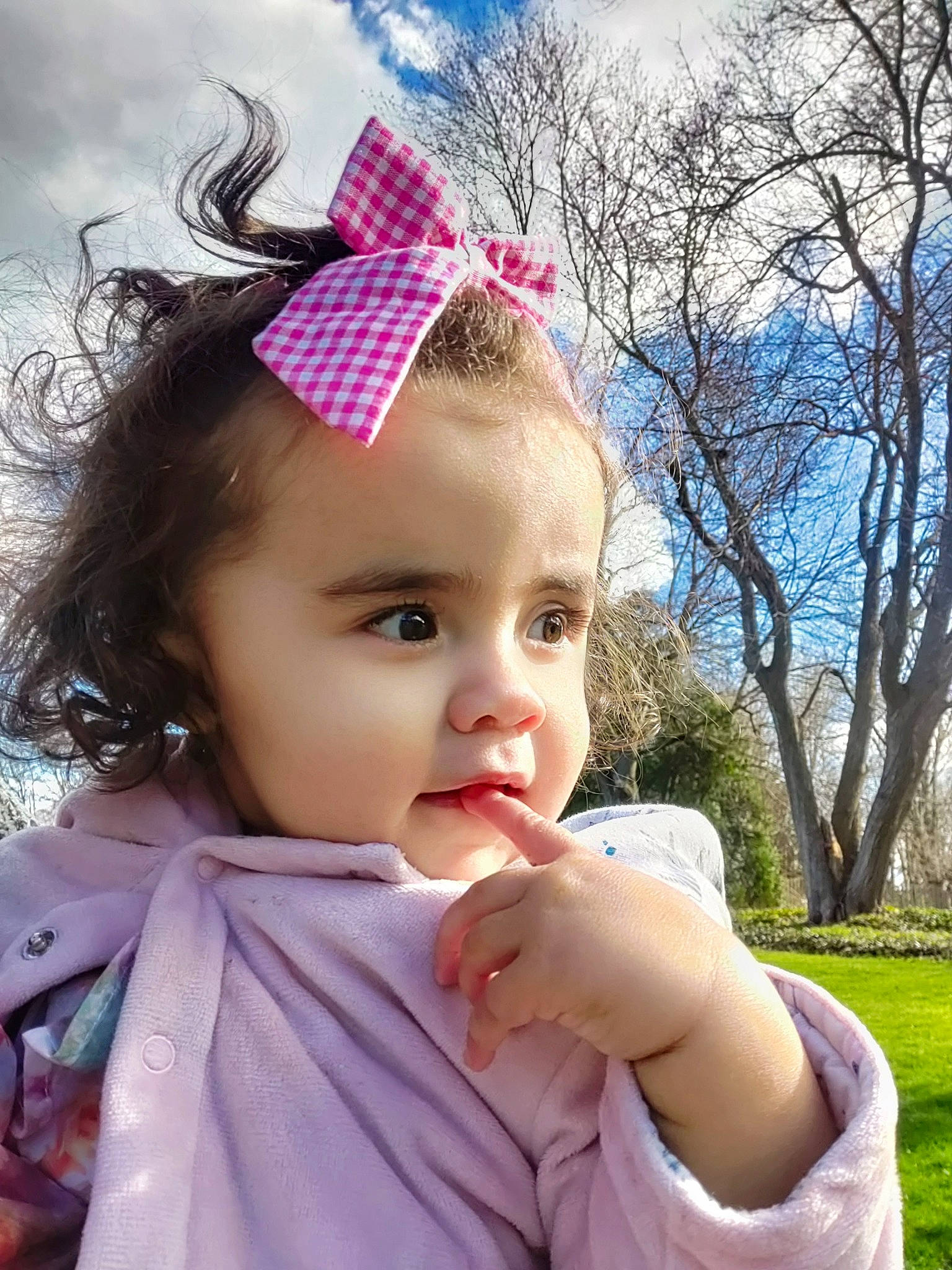 Kairi is registered to the contest to win money with this photo: beauty, cap, cloud, costume_hat, eyelash, eyewear, grass, hairstyle, happy, headband, headgear, headpiece, iris, lip, magenta, person, pink, plant, sky, toddler