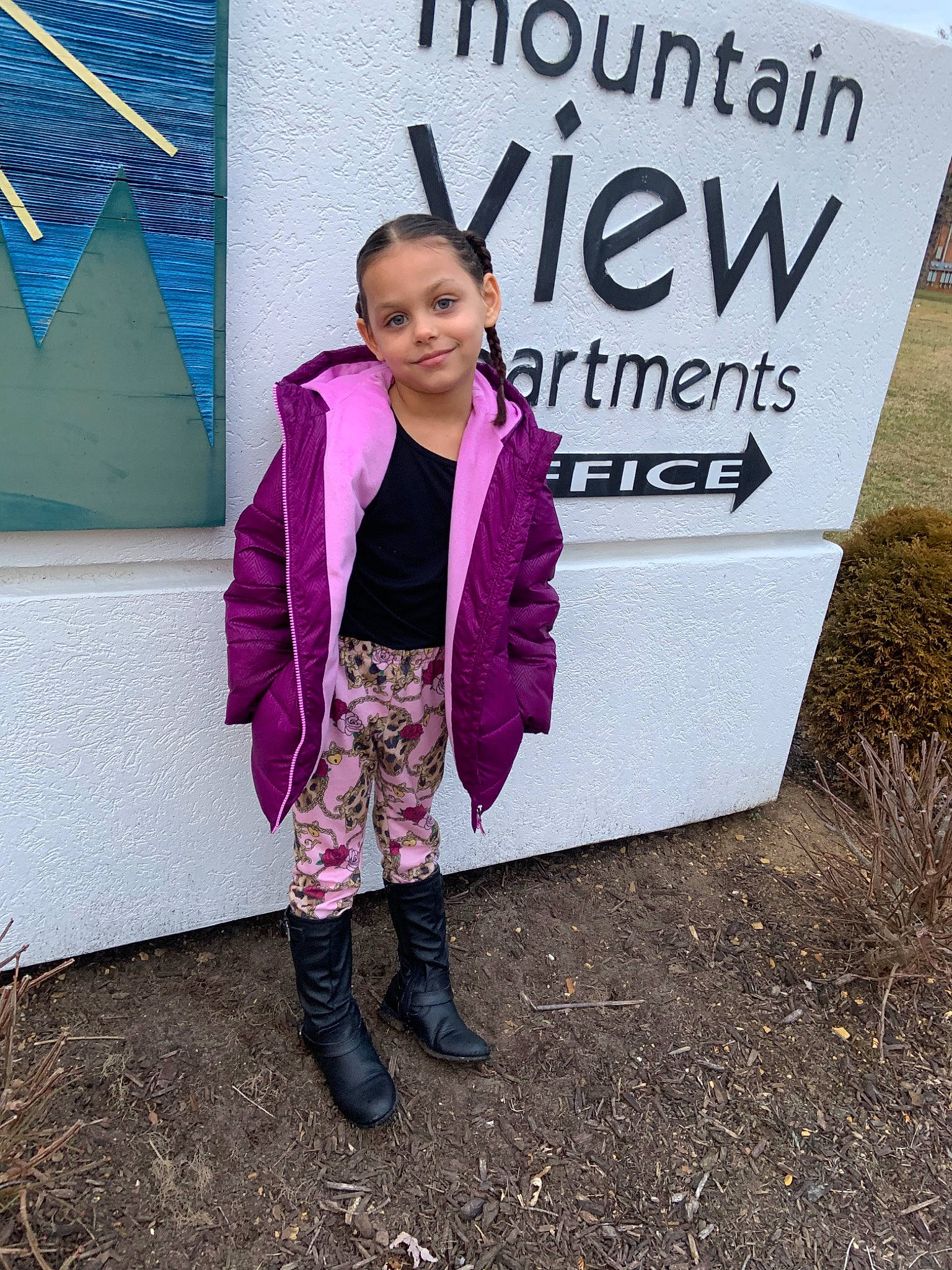 Naila is registered to the contest to win money with this photo: child, fashion, footwear, jacket, joy, outerwear, person, photography, pink, plant, shoe