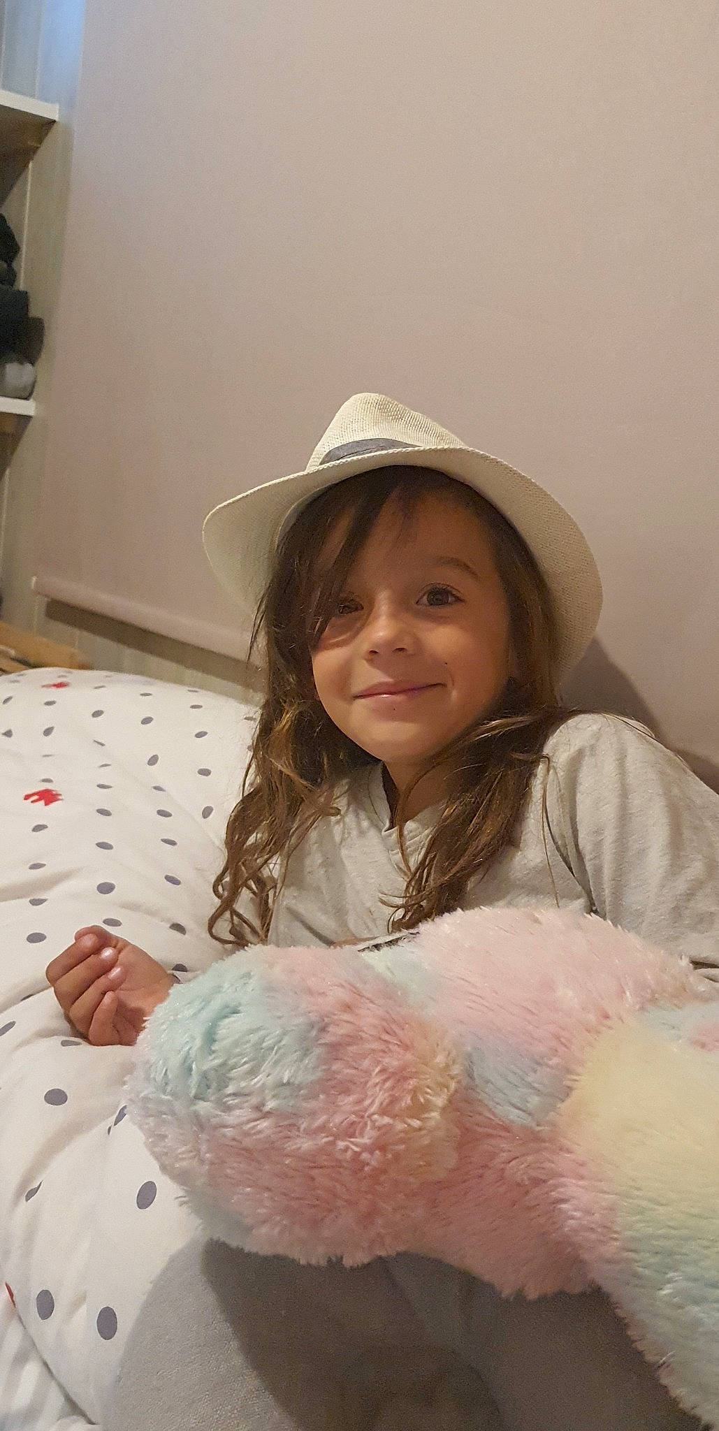 Lya a rejoint le concours — aidez-le/la à gagner de superbes lots ! bathing, blond, cap, child, cotton_candy, facial_expression, fashion_accessory, flooring, fun, hair, hairstyle, happy, hat, head, headgear, joy, person, personal_protective_equipment, skin, smile