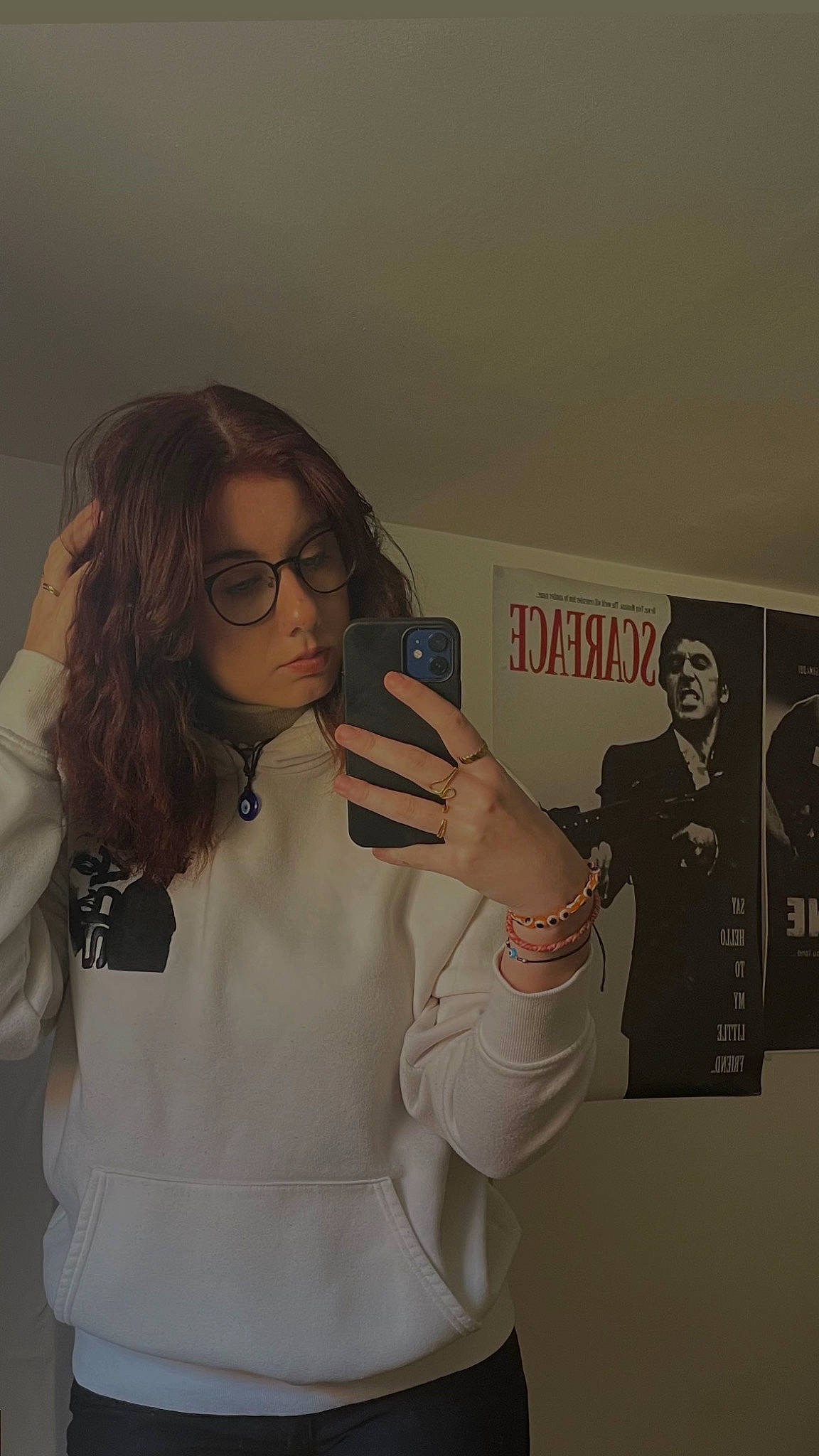 Maëllie participe au concours pour gagner de l'argent avec cette photo : blazer, brown_hair, chest, eyelash, eyewear, fashion_design, formal_wear, fun, gesture, jewellery, layered_hair, lip, long_hair, person, selfie, sleeve, thumb, tie, vision_care, waist