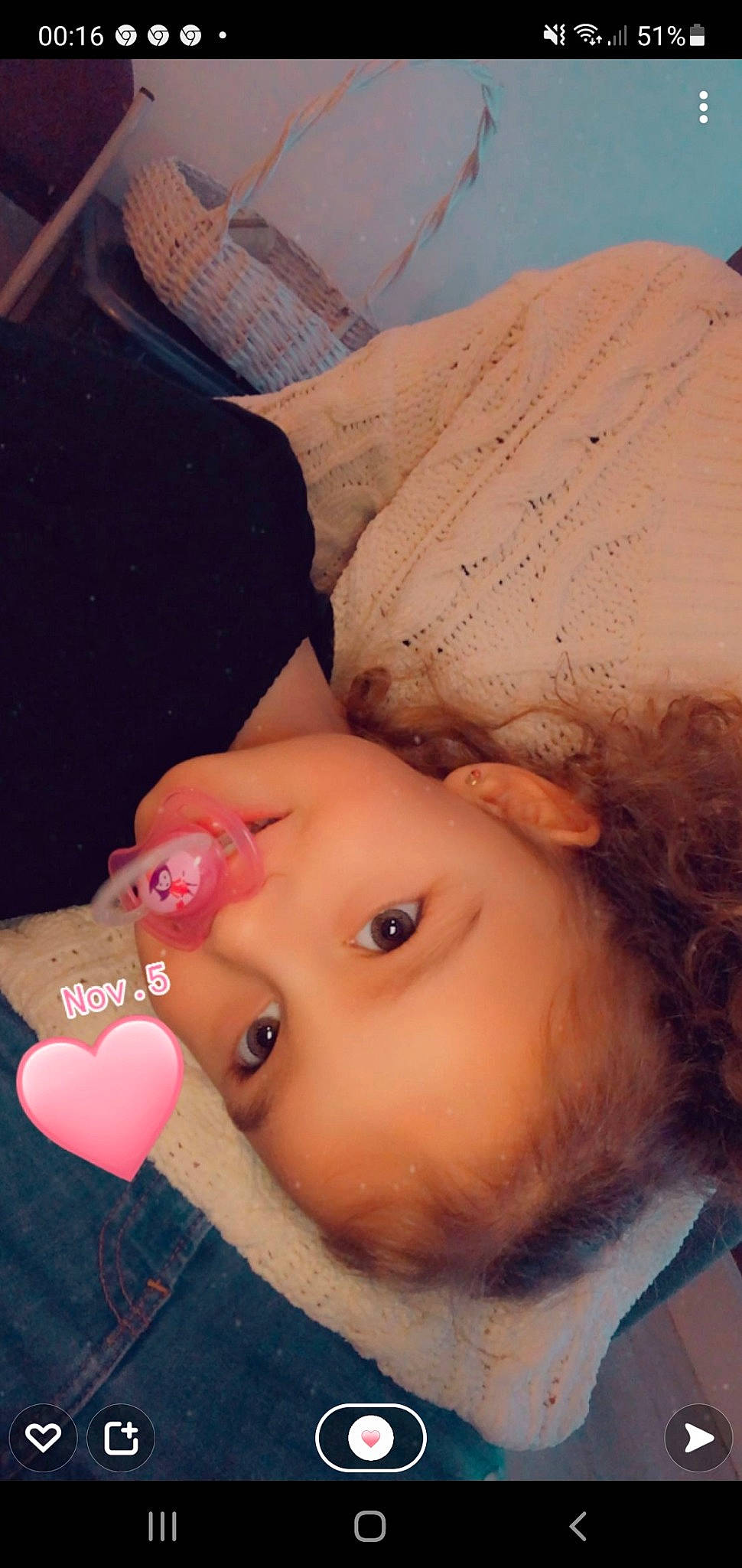 Naya participe au concours pour gagner de l'argent avec cette photo : cheek, chin, ear, eye, eyebrow, eyelash, face, finger, forehead, hair, head, headgear, iris, joy, lip, mouth, neck, nose, organ, person