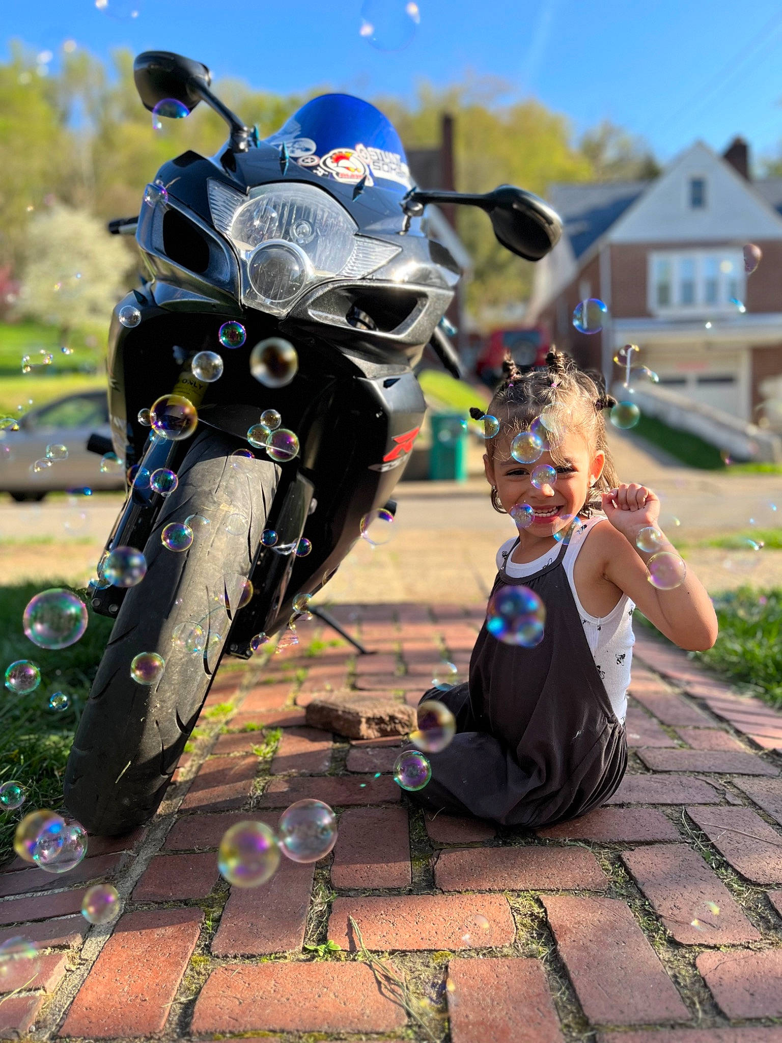 Jeighla is registered to the contest to win money with this photo: automotive_design, automotive_tire, grass, helmet, joy, leisure, motor_vehicle, motorcycle, motorcycle_helmet, motorcycle_racing, motorcycling, motorsport, person, personal_protective_equipment, plant, racing, recreation, sky, sports_equipment, sports_gear