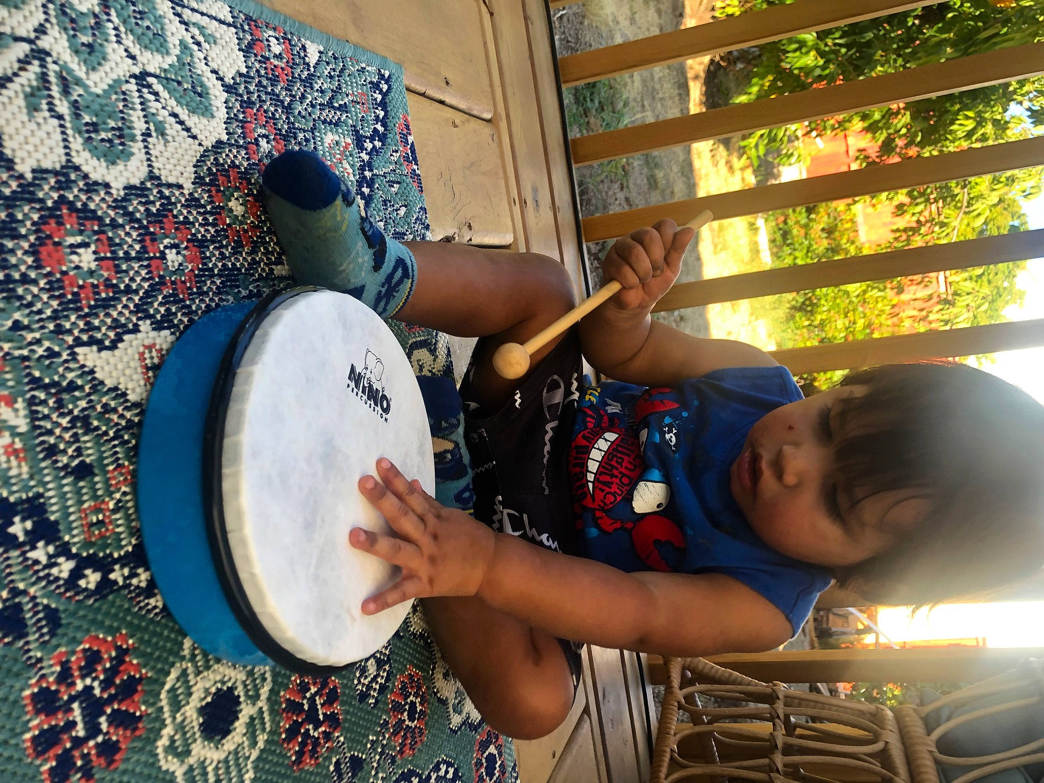 Keynai is registered to the contest to win money with this photo: dishware, drum, drumhead, fun, hand, hat, idiophone, leisure, membranophone, musical_instrument, musician, percussion_mallet, person, photograph, plate, platter, recreation, shorts, t_shirt, tableware