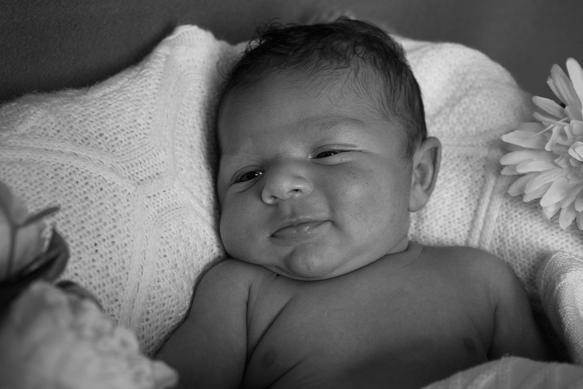 Aaron participe au concours pour gagner de l'argent avec cette photo : arm, baby, cheek, comfort, ear, eye, eyebrow, face, facial_expression, flash_photography, hand, happy, head, human, iris, lip, mouth, nose, person, skin